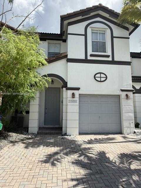 11419 NW 76th Ter Doral Florida United States, for Rent, residential, Roberto Villasmil, Interinvestments Realty, Inc.