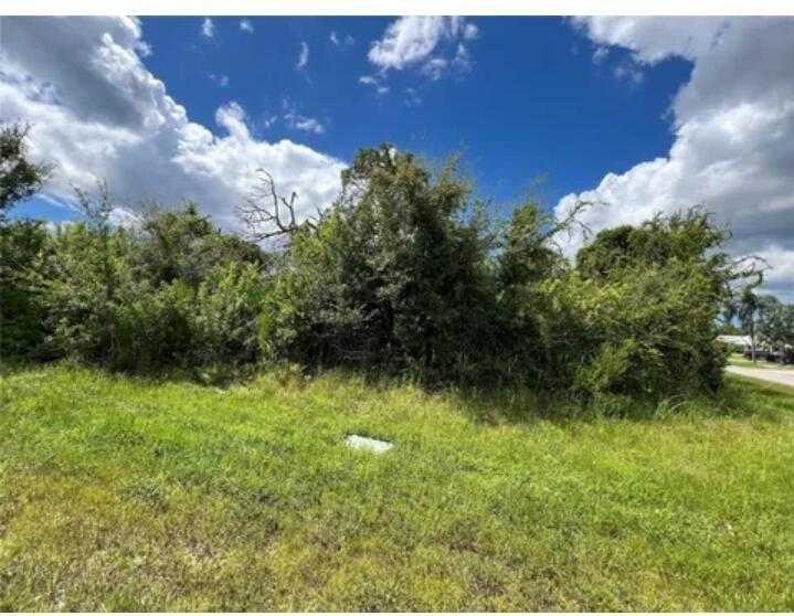 9091 Apple Valley Avenue Englewood Florida United States, for Sale, commercial,  , Phoenix Realtors LLC