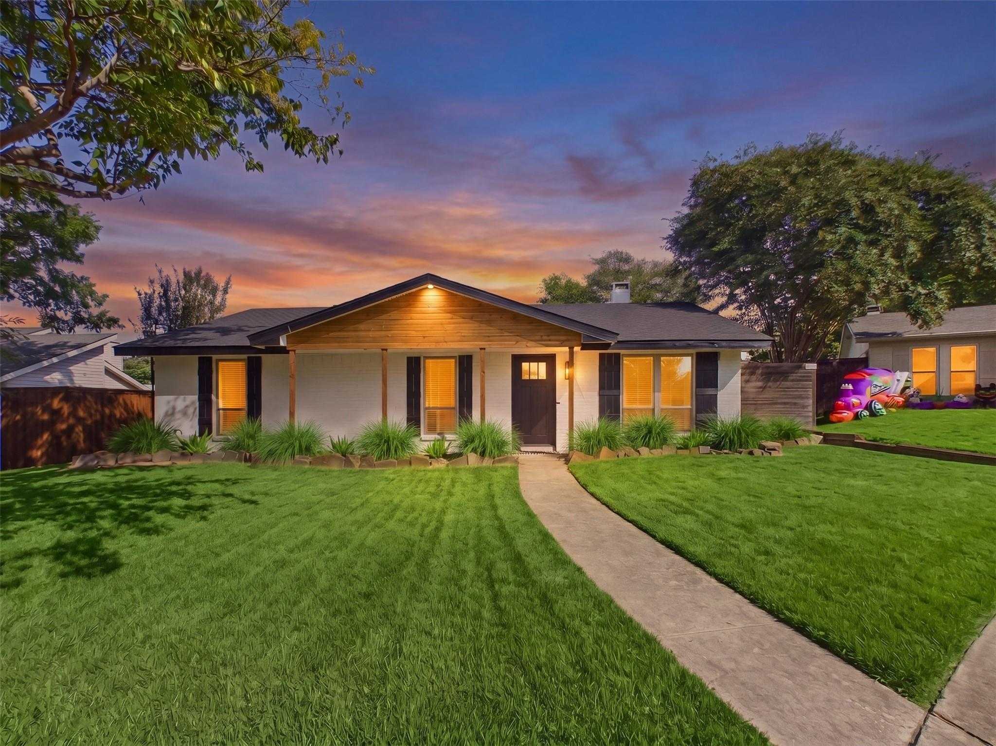 10835 Hayfield Dallas Texas United States, for Sale, residential, Joyce Kelly, Hummingbird Realty