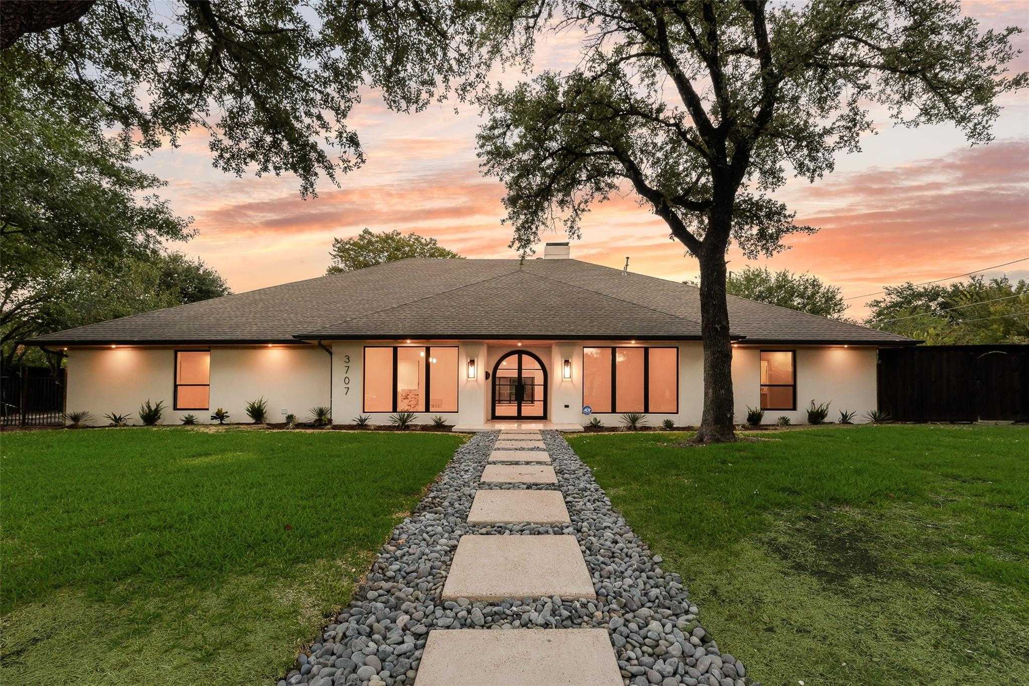 3707 Princess Lane Dallas Texas United States, for Sale, residential, Joyce Kelly, Hummingbird Realty
