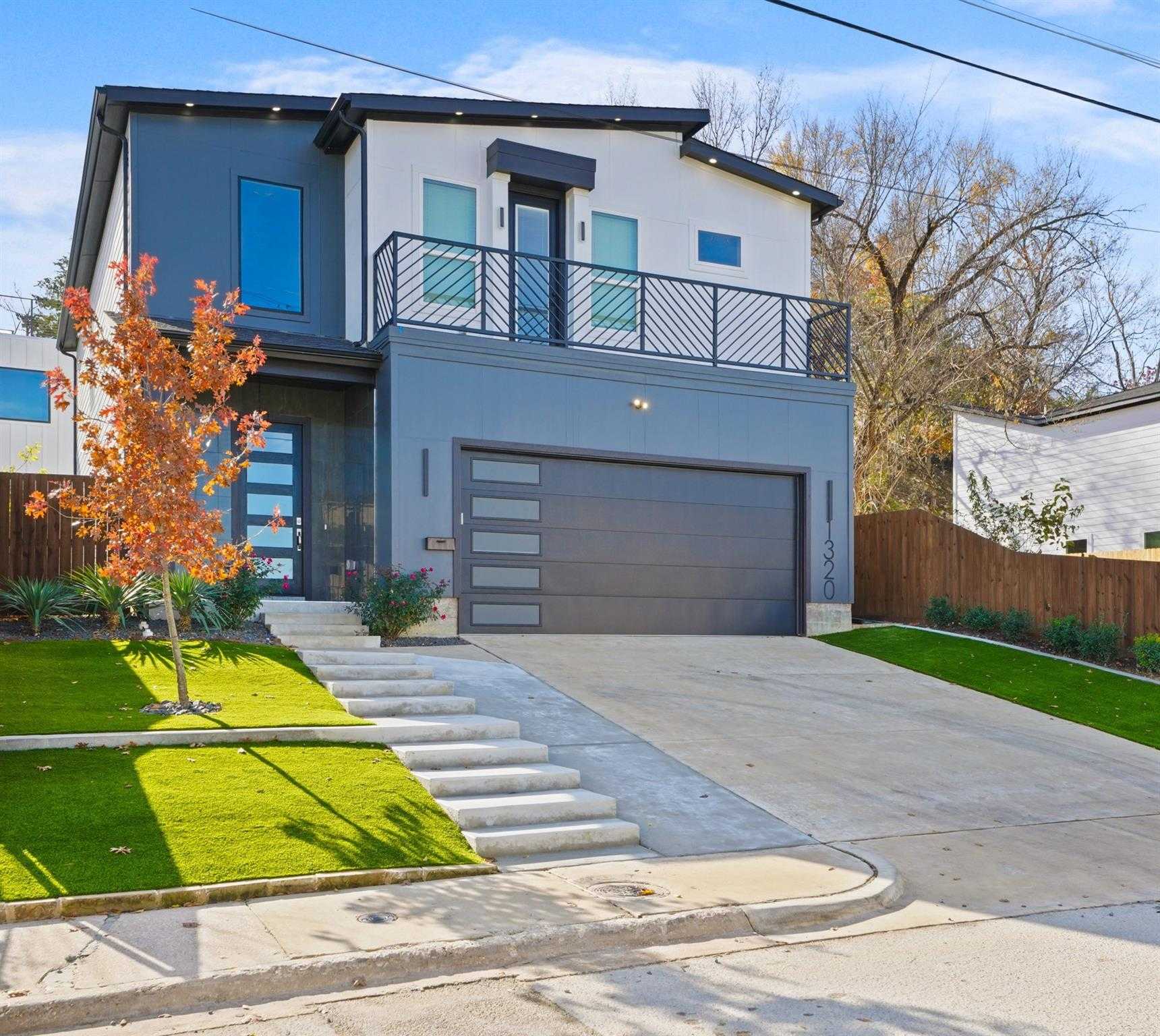 1320 Compton Street Dallas Texas United States, for Sale, residential, Joyce Kelly, Hummingbird Realty