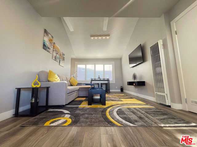 10 27th Avenue APT 10 A Venice California United States, for Rent, residential, Daniil Gorkov, Beverly & Co.