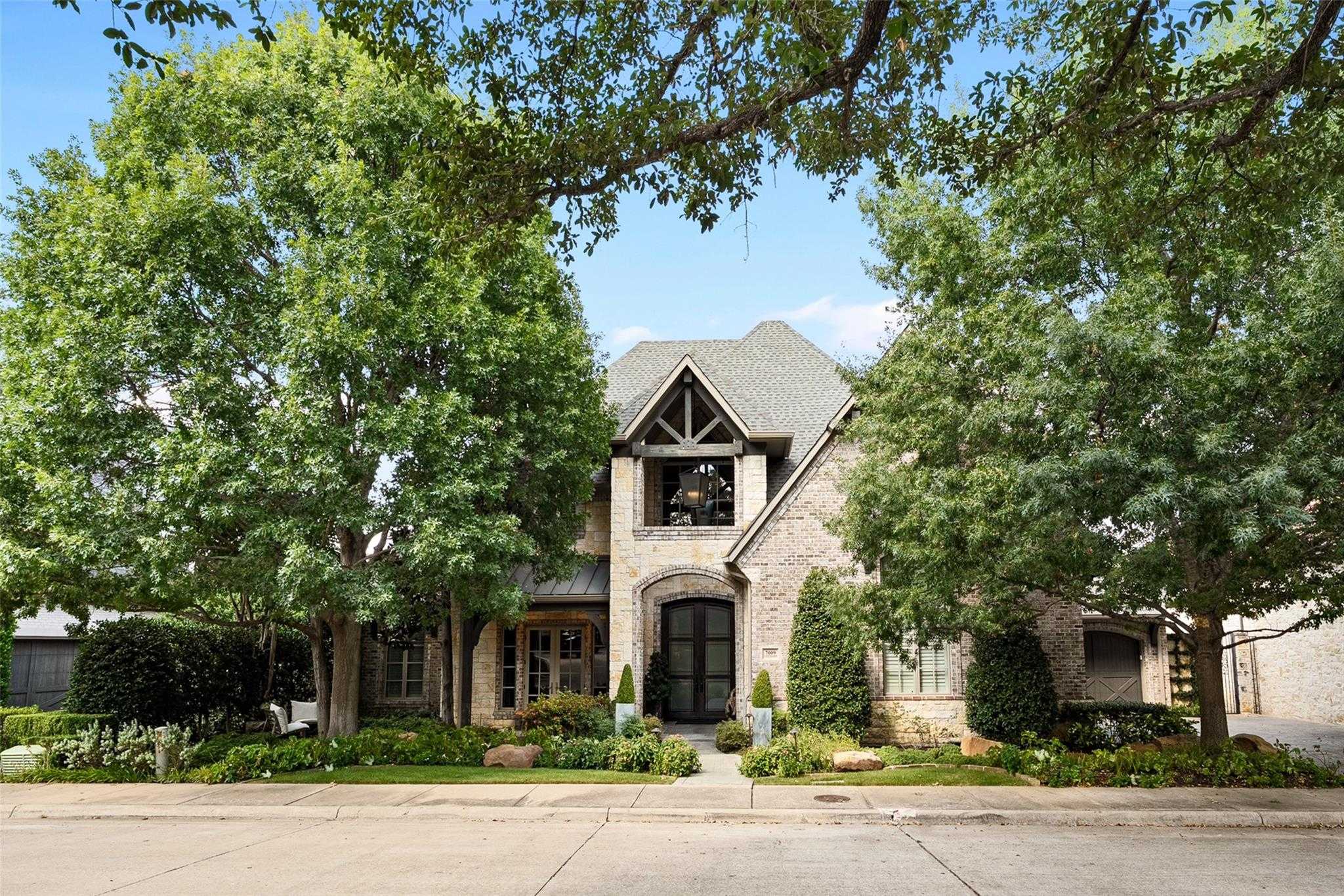 7009 Stone Meadow Drive Dallas Texas United States, for Sale, residential, Joyce Kelly, Hummingbird Realty