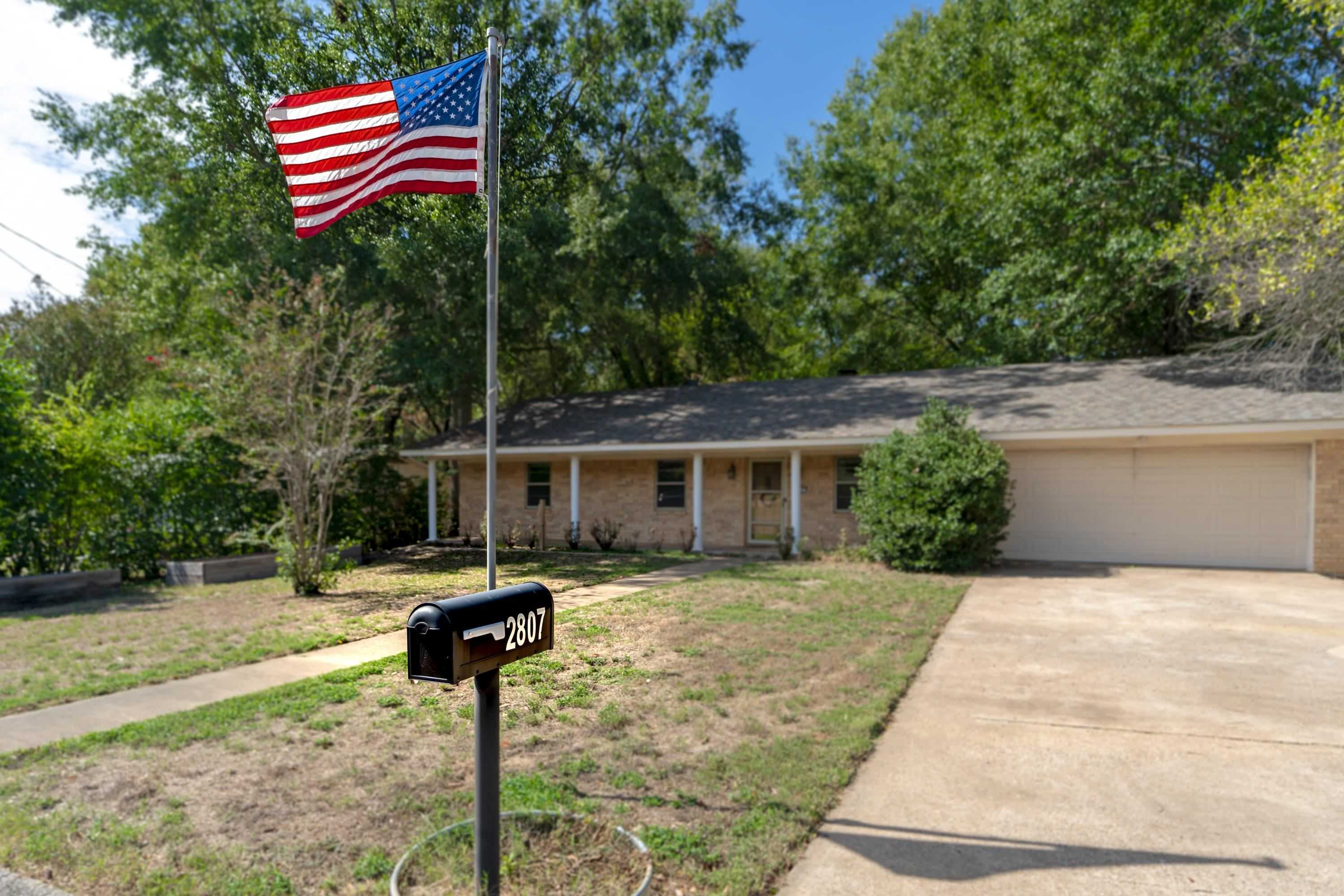 2807 Sherwood Dr. Longview Texas United States, for Sale, residential,  , Drake Chapman Real Estate, Brokerage