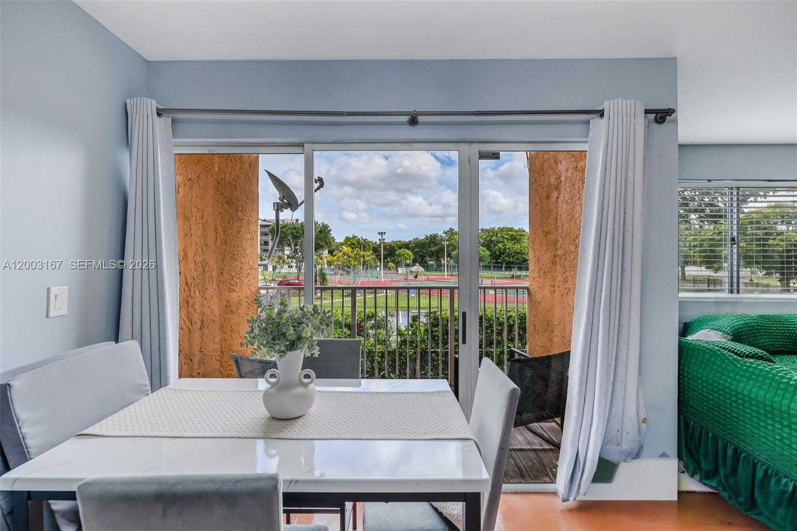 6255 Kendale Lakes Cir  APT 218 Miami Florida United States, for Sale, residential,  , INCOM OFFICE EXAMPLE