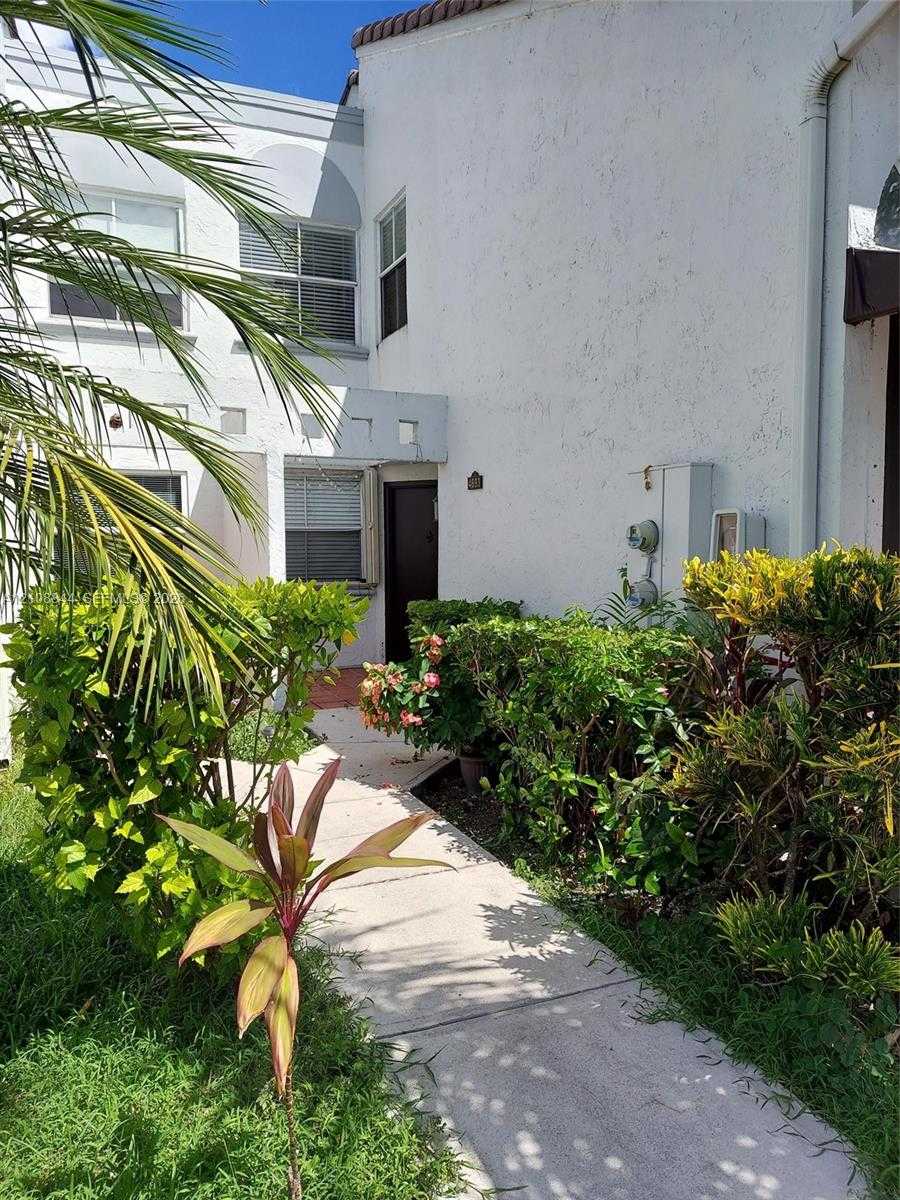 4693 NW 97th Ct  APT 31 Doral Florida United States, for Rent, residential, Roberto Villasmil, Interinvestments Realty, Inc.