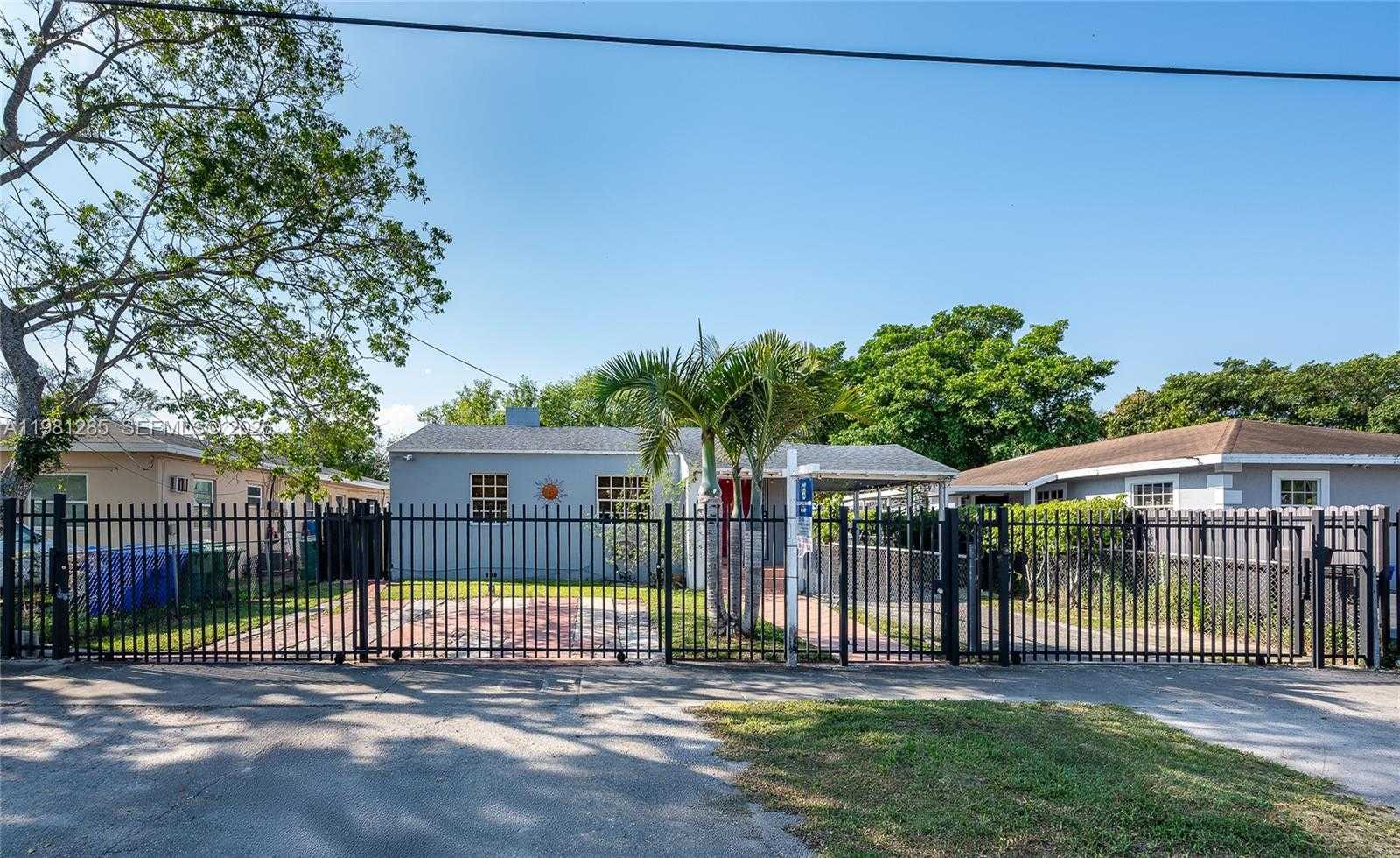 2610 NW 33rd St  APT 2610-2612 Miami Florida United States, for Sale, commercial,  , INCOM OFFICE EXAMPLE