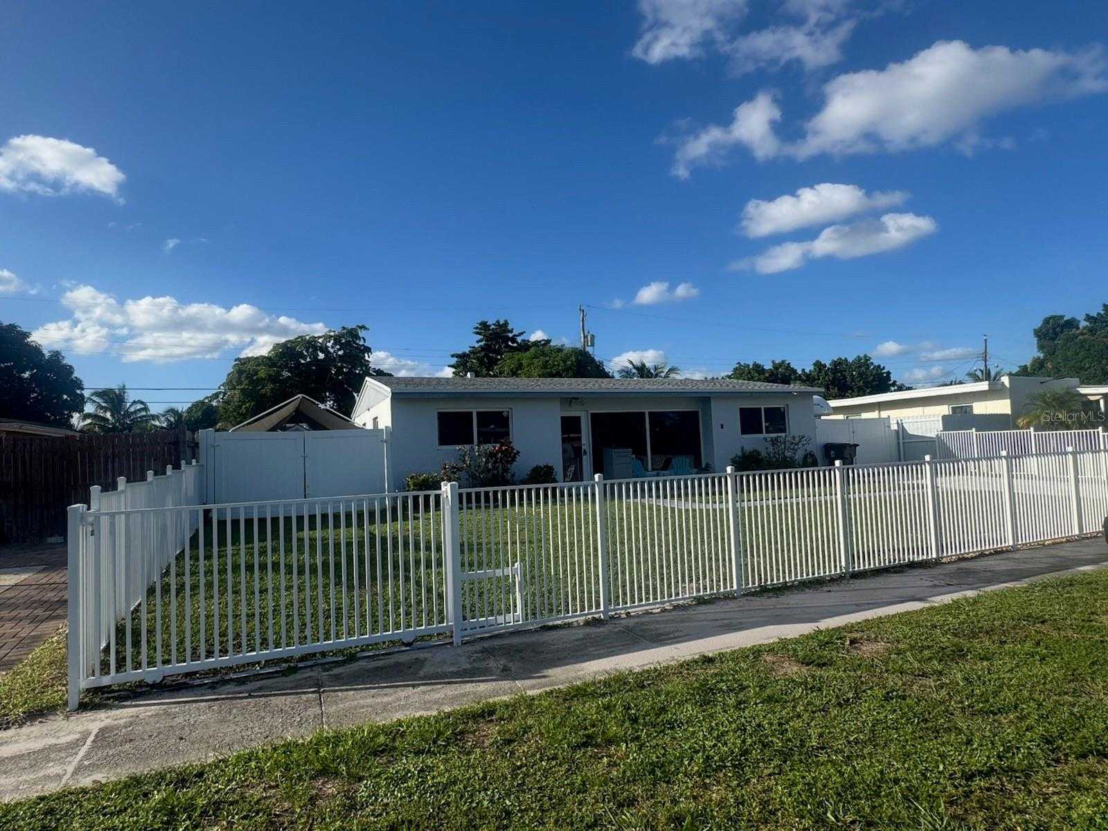 415 PENSACOLA DRIVE Lake Worth Florida United States, for Sale, residential,  , The Mount Dora Group 