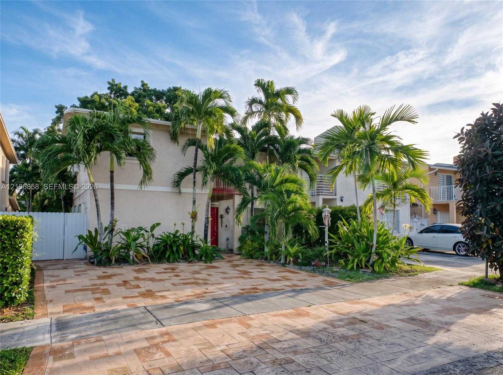 10960 SW 25th St Miami Florida United States, for Sale, residential,  , INCOM OFFICE EXAMPLE