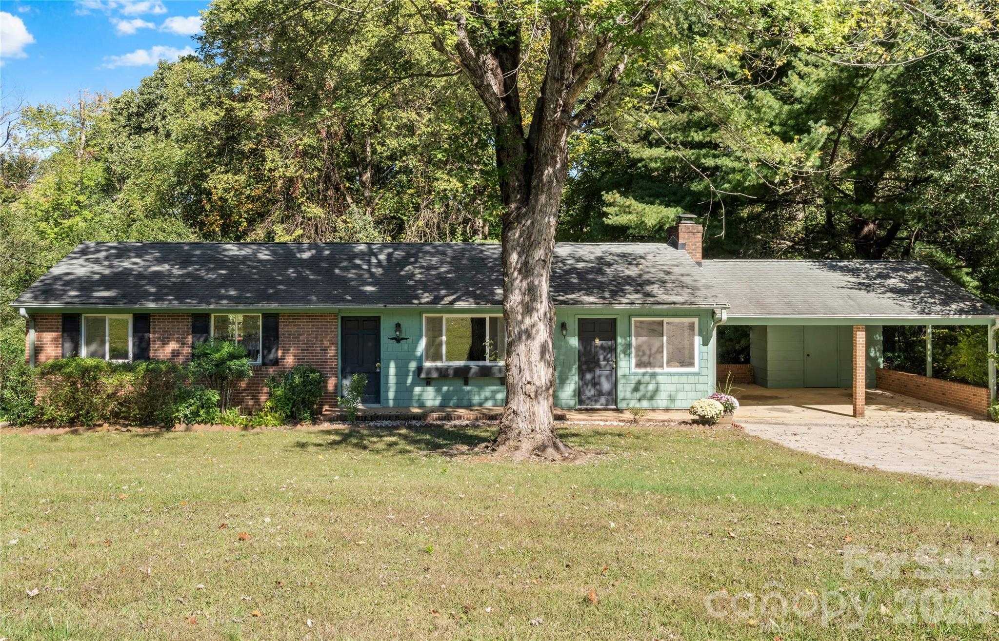 3797 Sandalwood Lane Winston Salem North Carolina United States, for Sale, residential,  , The Headley Group Realty