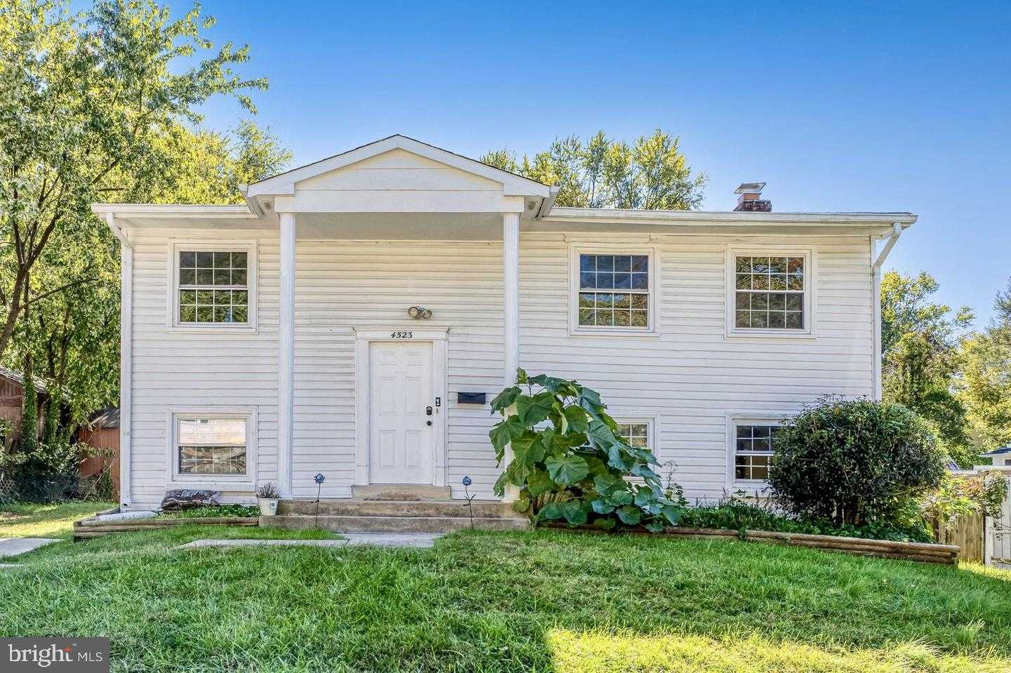 4523 KNOLL DRIVE Woodbridge Virginia United States, for Sale, residential,  , The Holly Group