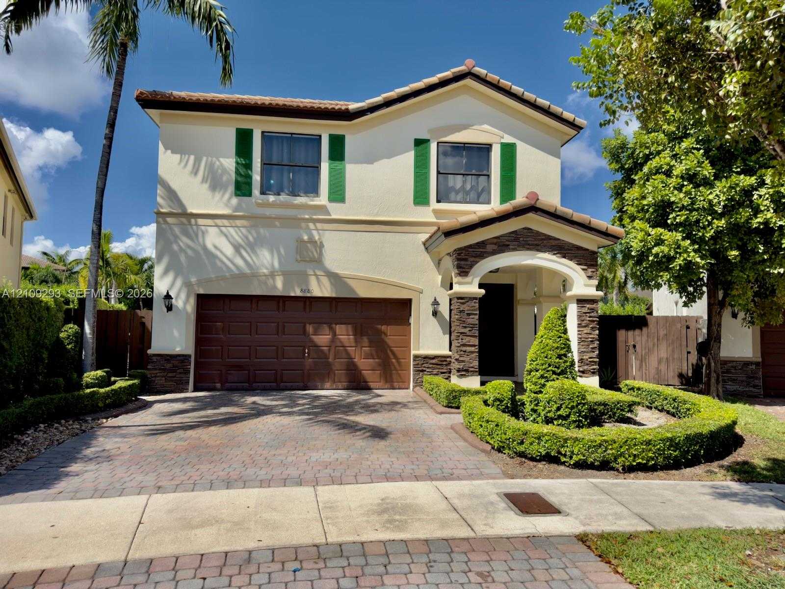 8880 NW 115th Ct Doral Florida United States, for Sale, residential, Roberto Villasmil, Interinvestments Realty, Inc.
