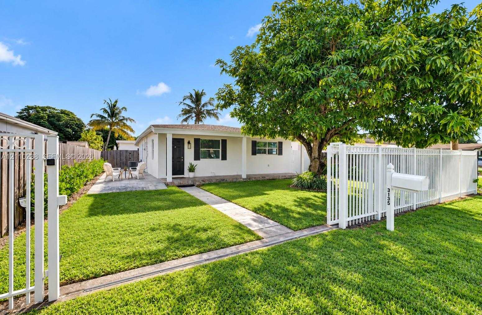 3135 SW 64th Ave Miami Florida United States, for Sale, residential, Sandra Benkahla, The 305 Agency