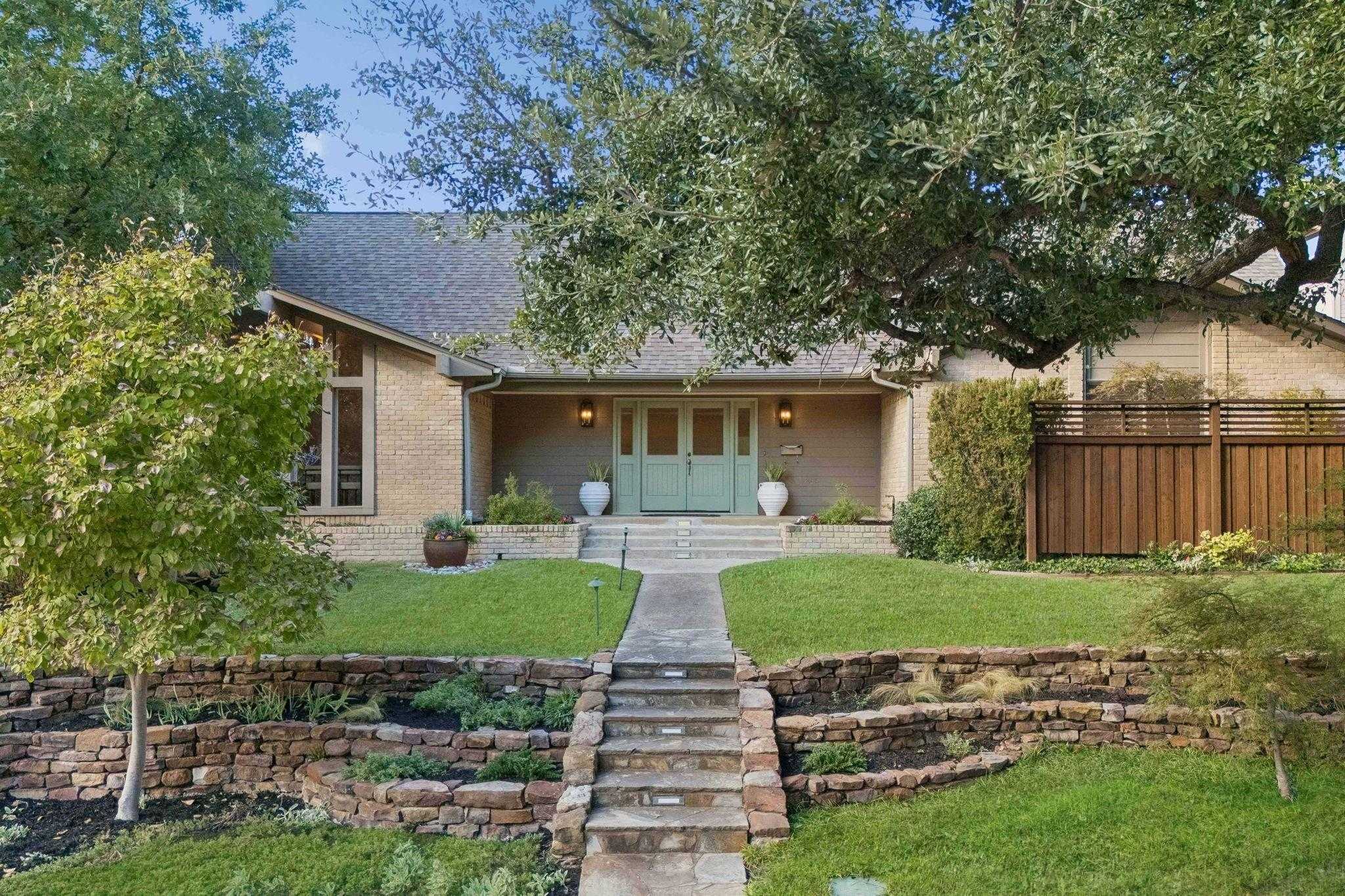10115 Chesterton Drive Dallas Texas United States, for Sale, residential, Joyce Kelly, Hummingbird Realty