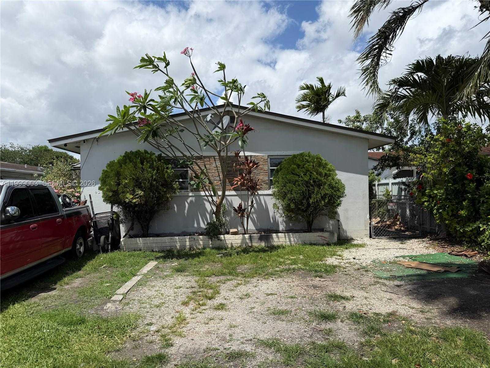 9283 SW 39th St Miami Florida United States, for Sale, residential, Henry Smith, Incom Sample Office