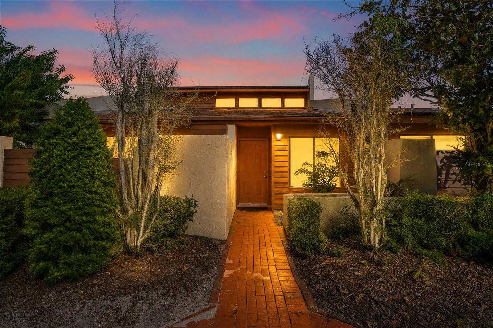 679 W CRANES CIRCLE Altamonte Springs Florida United States, for Sale, residential, Zaira Mejia, Spaces & Styles Group