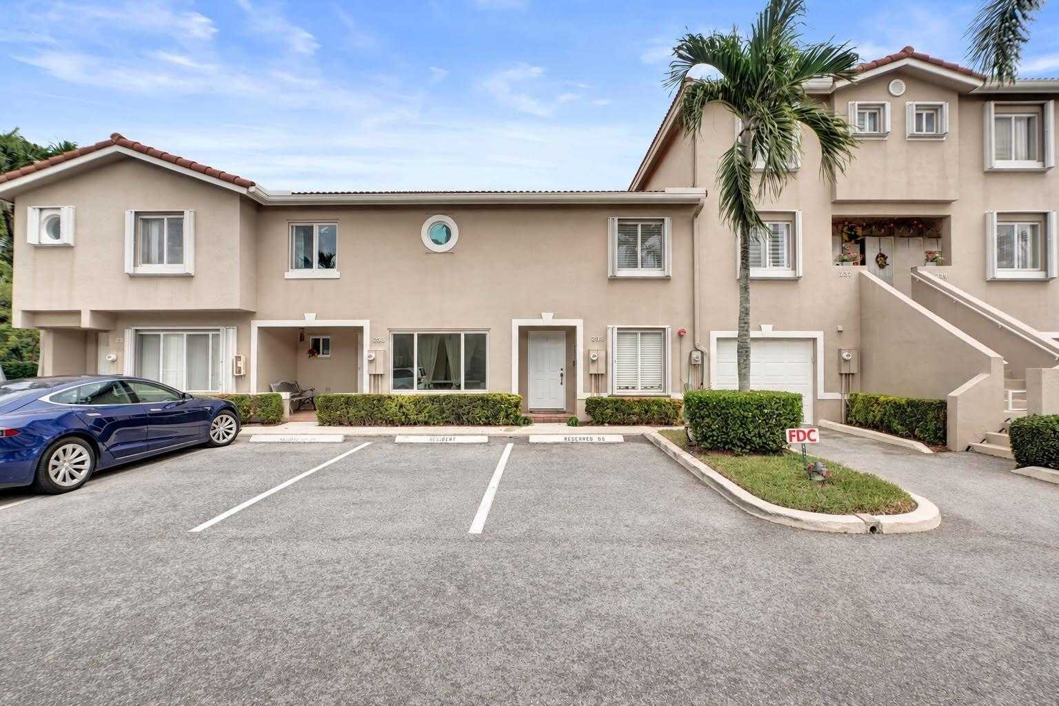 235 Riviera Circle Weston Florida United States, for Sale, residential, Radmila Mandel, Florida Sky Realty Group