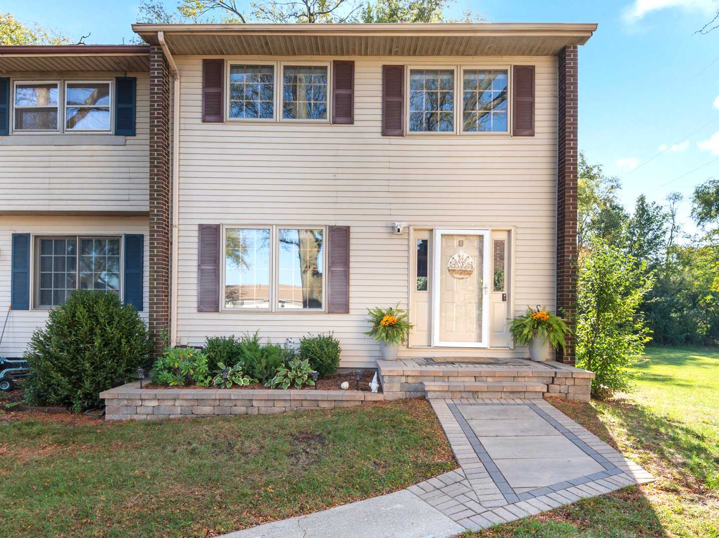 8 Washington Court Plainfield Illinois United States, for Sale, residential,  , Alpha 7 Realty