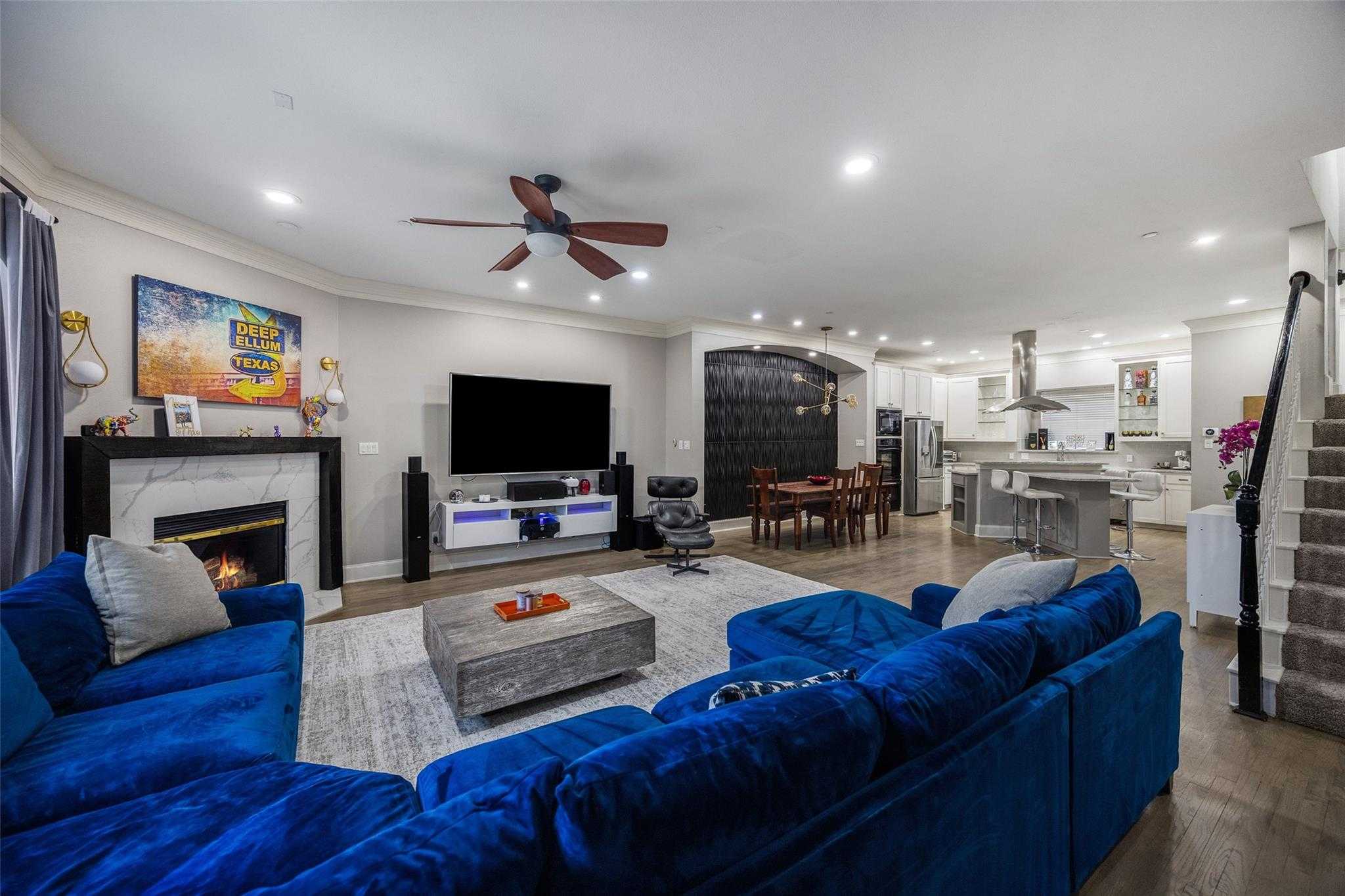 2707 Gaston Avenue Dallas Texas United States, for Sale, residential, Joyce Kelly, Hummingbird Realty