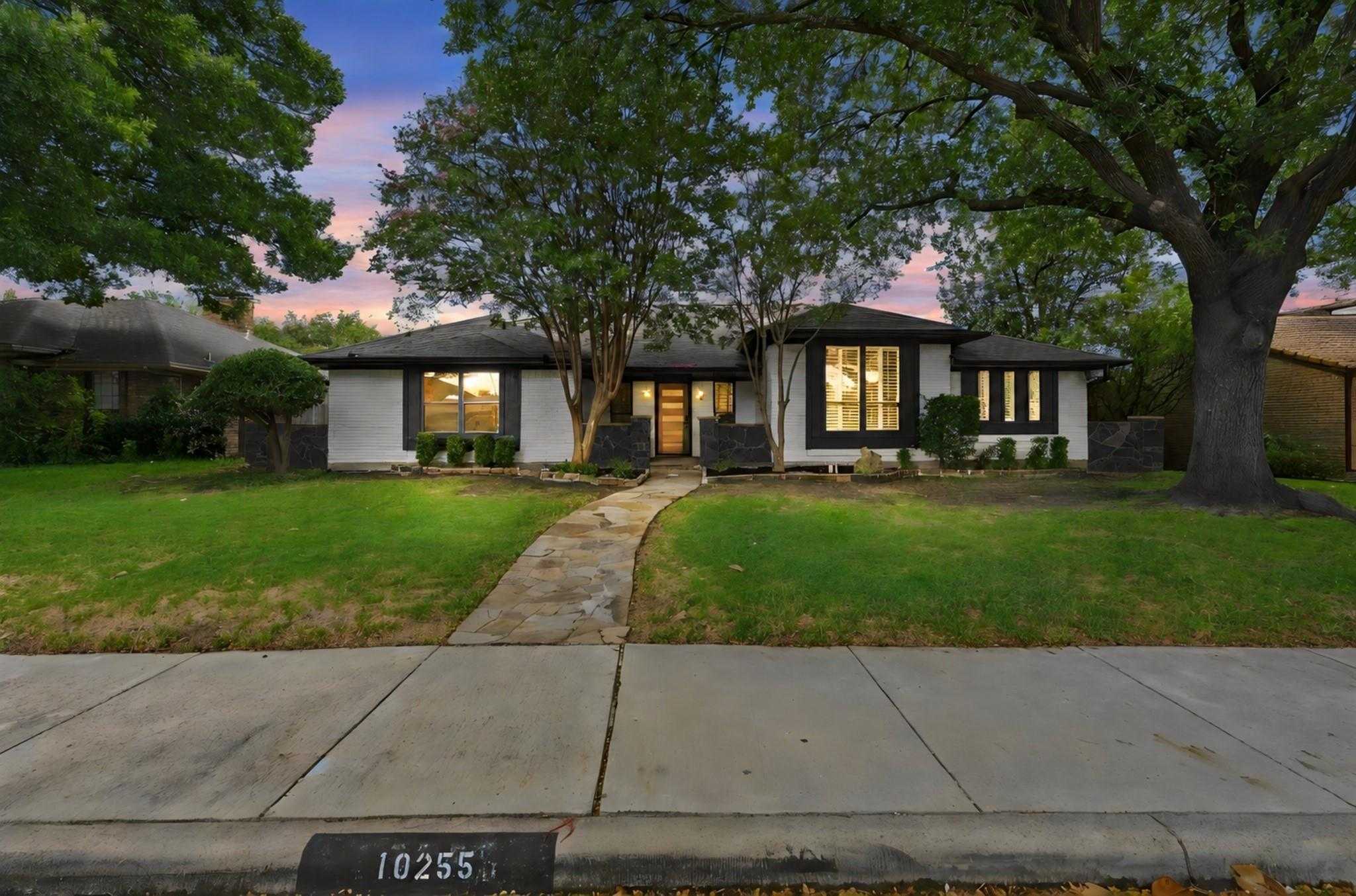 10255 Chimney Hill Lane Dallas Texas United States, for Sale, residential, Joyce Kelly, Hummingbird Realty