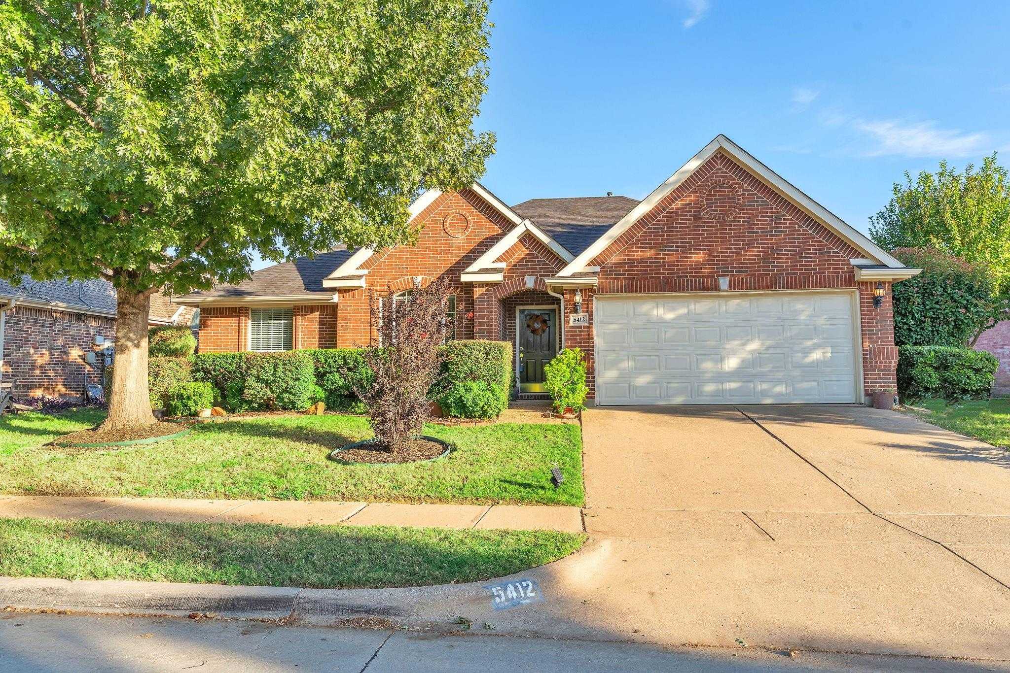 5412 Ridge View Drive Watauga Texas United States, for Sale, residential, Stacy Fritchen, Berkshire Hathaway HomeServices PenFed Realty