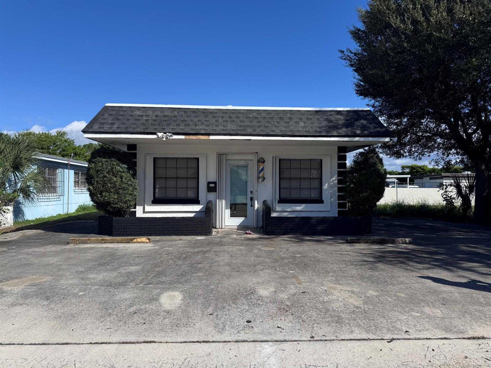 626 WASHINGTON Avenue  Florida United States, for Sale, commercial,  , Phoenix Realtors LLC