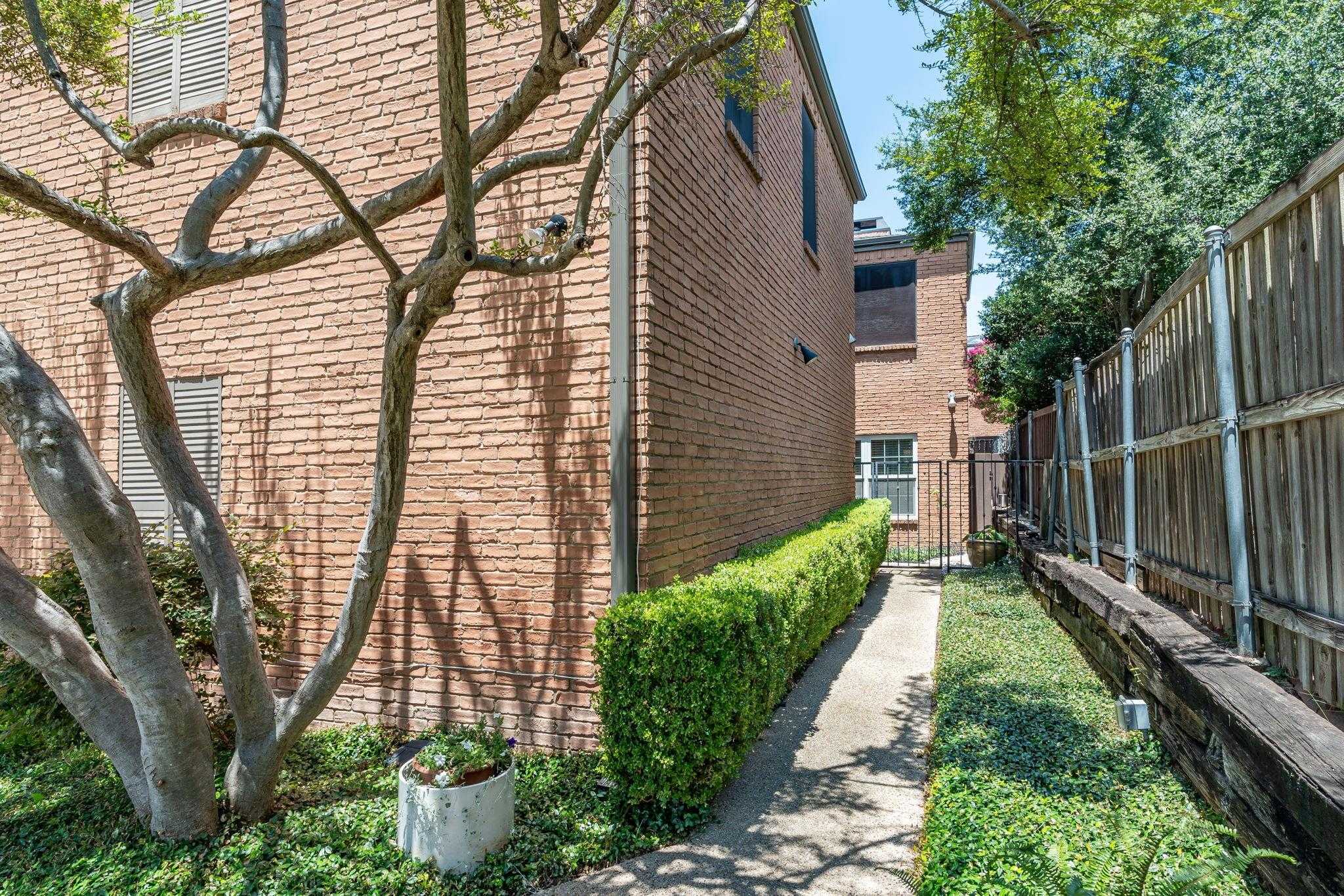 17365 Remington Park Circle Dallas Texas United States, for Sale, residential, Joyce Kelly, Hummingbird Realty