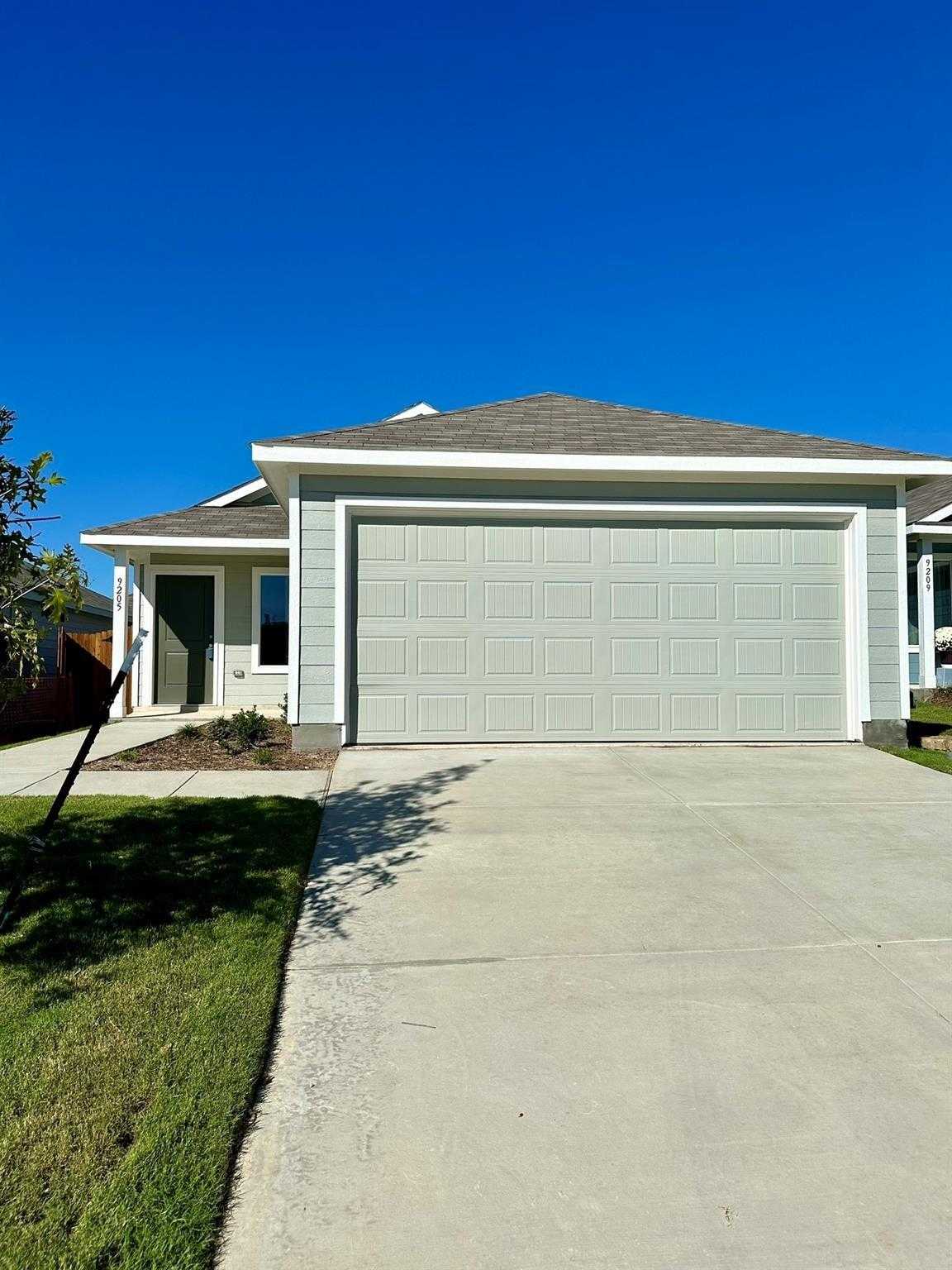 9205 Red Fox Trail Mckinney Texas United States, for Rent, residential, Adrian Castle, A. Castle Realty LLC