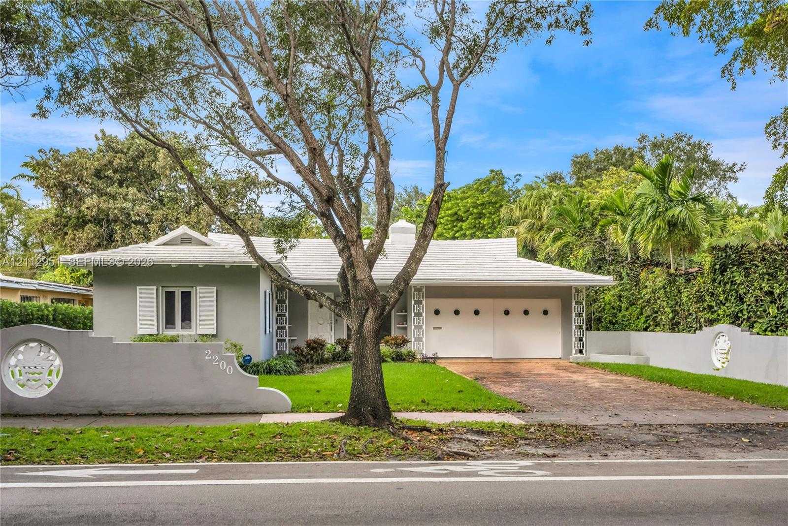 2200 Alhambra Cir Coral Gables Florida United States, for Sale, residential,  , Tejeda Real Estate Inc. 