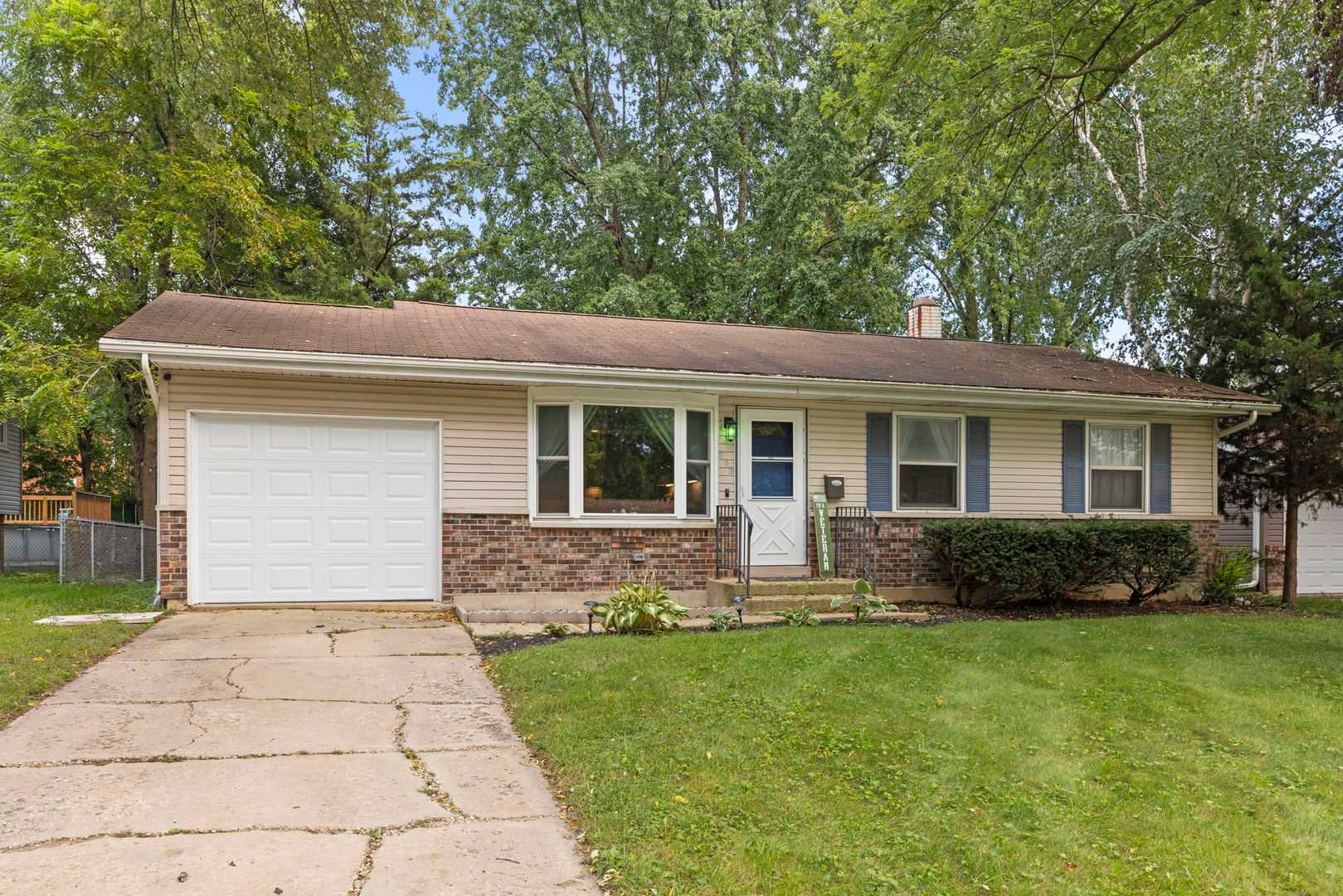 203 Lilac Lane North Aurora Illinois United States, for Sale, residential,  , InCom Real Estate - New Demo Office