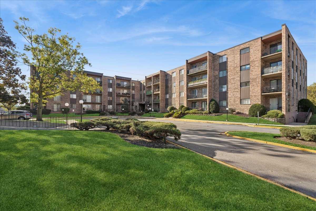 625 W Huntington Commons Road APT 405 Mount Prospect Illinois United States, for Sale, residential,  , InCom Real Estate - New Demo Office