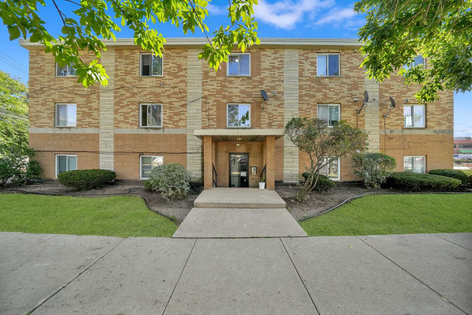 5209 S Leclaire Avenue APT 1A Chicago Illinois United States, for Sale, residential,  , InCom Real Estate - New Demo Office