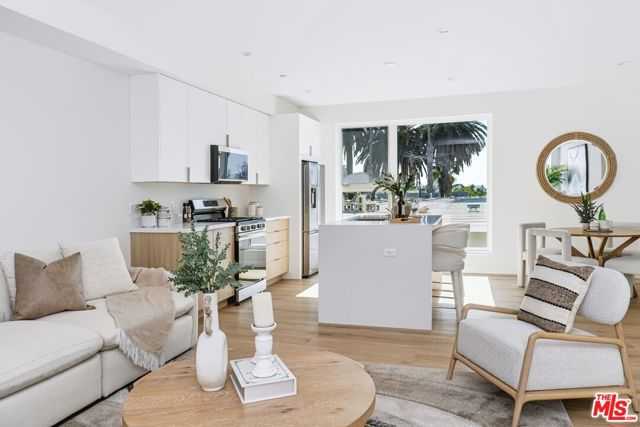 511 N Flores Street APT 5 Los Angeles California United States, for Rent, residential, Maricela Ochoa, Town & Country Real Estate