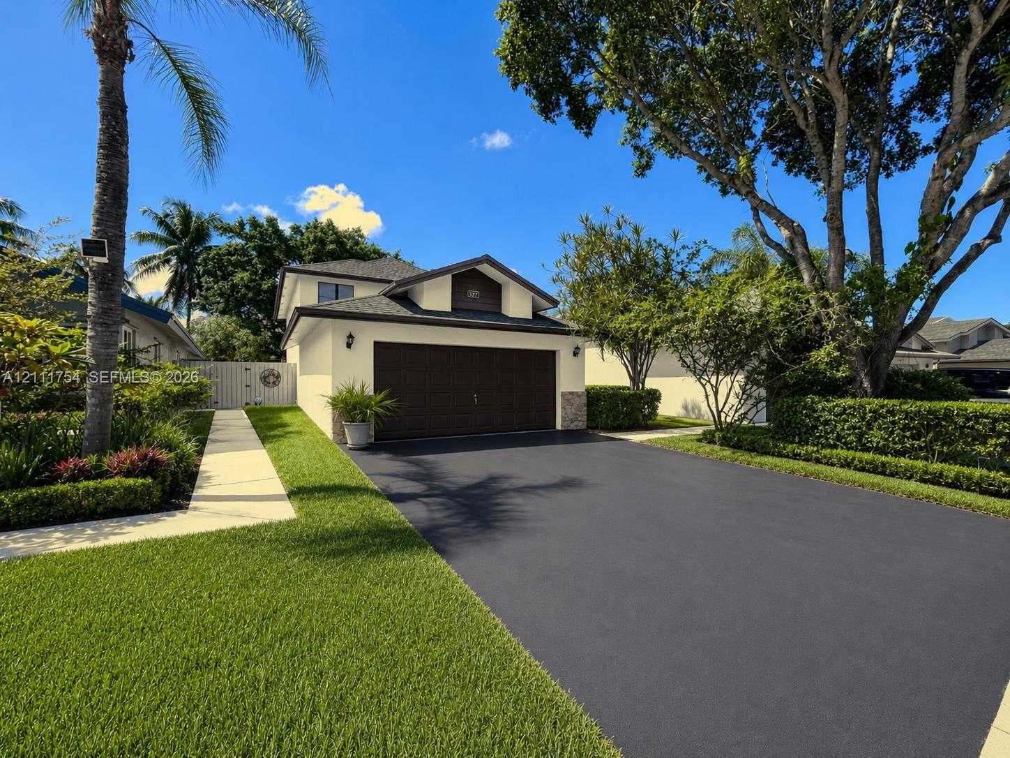 527 Lakeside Cir Sunrise Florida United States, for Sale, residential, Radmila Mandel, Florida Sky Realty Group