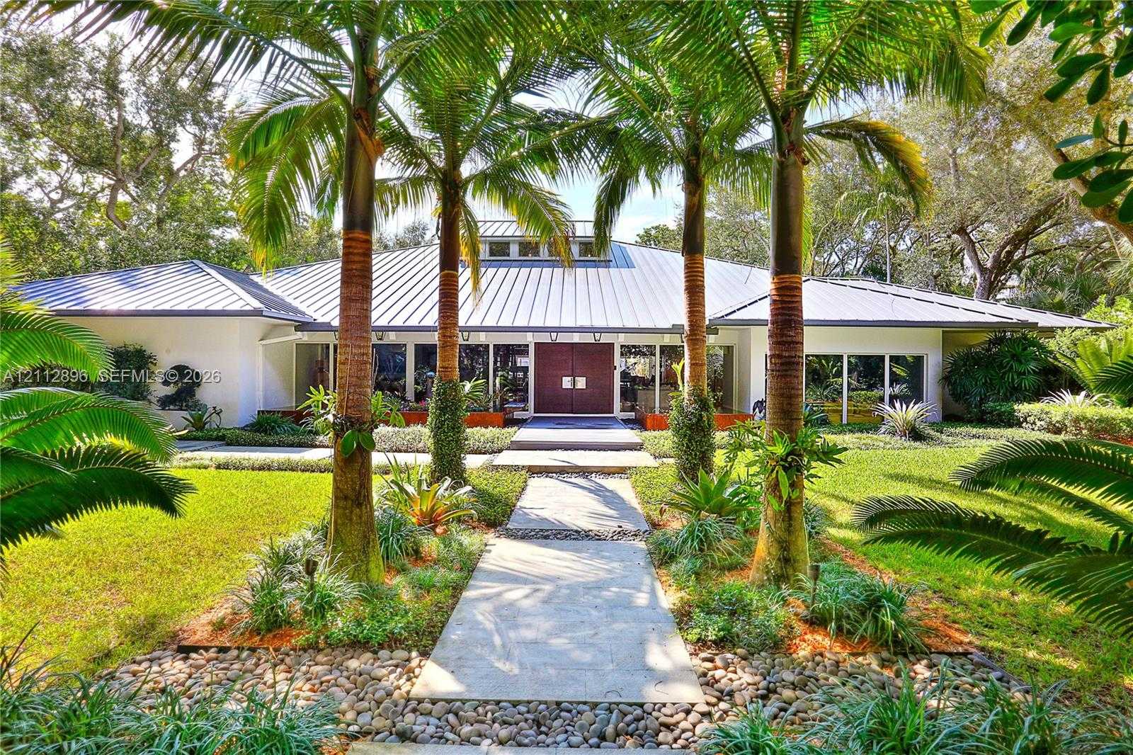5520 Oakwood Ln Coral Gables Florida United States, for Sale, residential,  , Tejeda Real Estate Inc. 