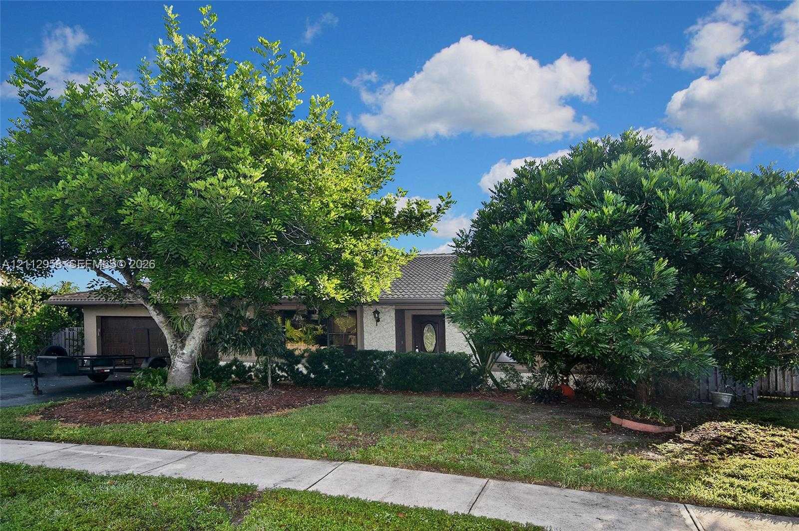 476 SW 169th Ter Weston Florida United States, for Sale, residential, Radmila Mandel, Florida Sky Realty Group