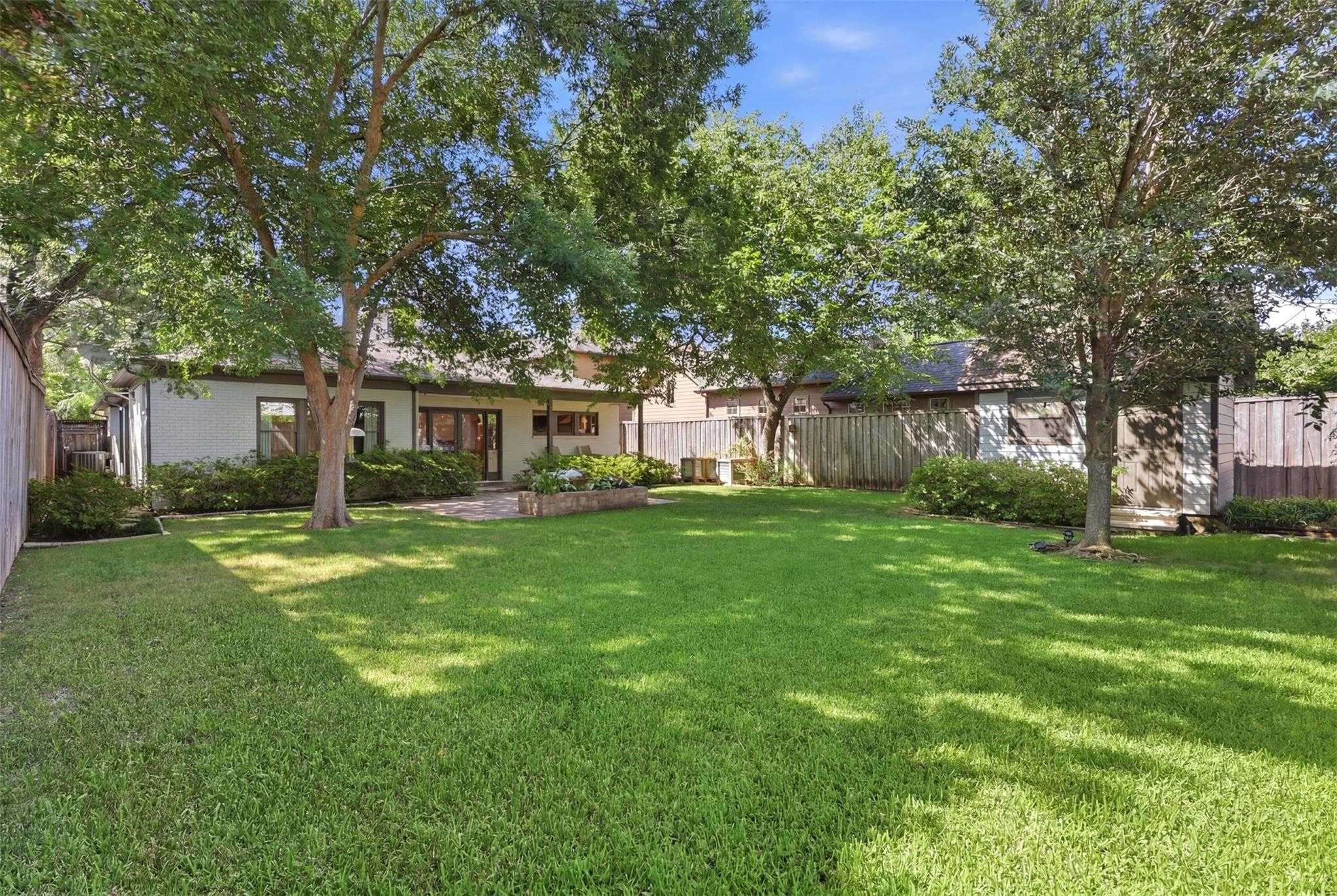 4329 Taos Road Dallas Texas United States, for Sale, residential, Joyce Kelly, Hummingbird Realty