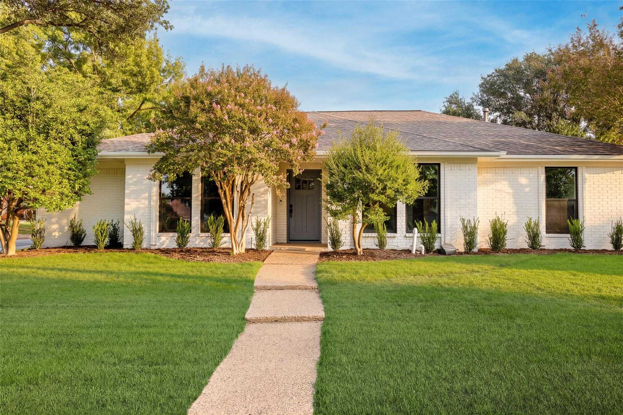 2416 Ables Drive Plano Texas United States, for Sale, residential, Joyce Kelly, Hummingbird Realty