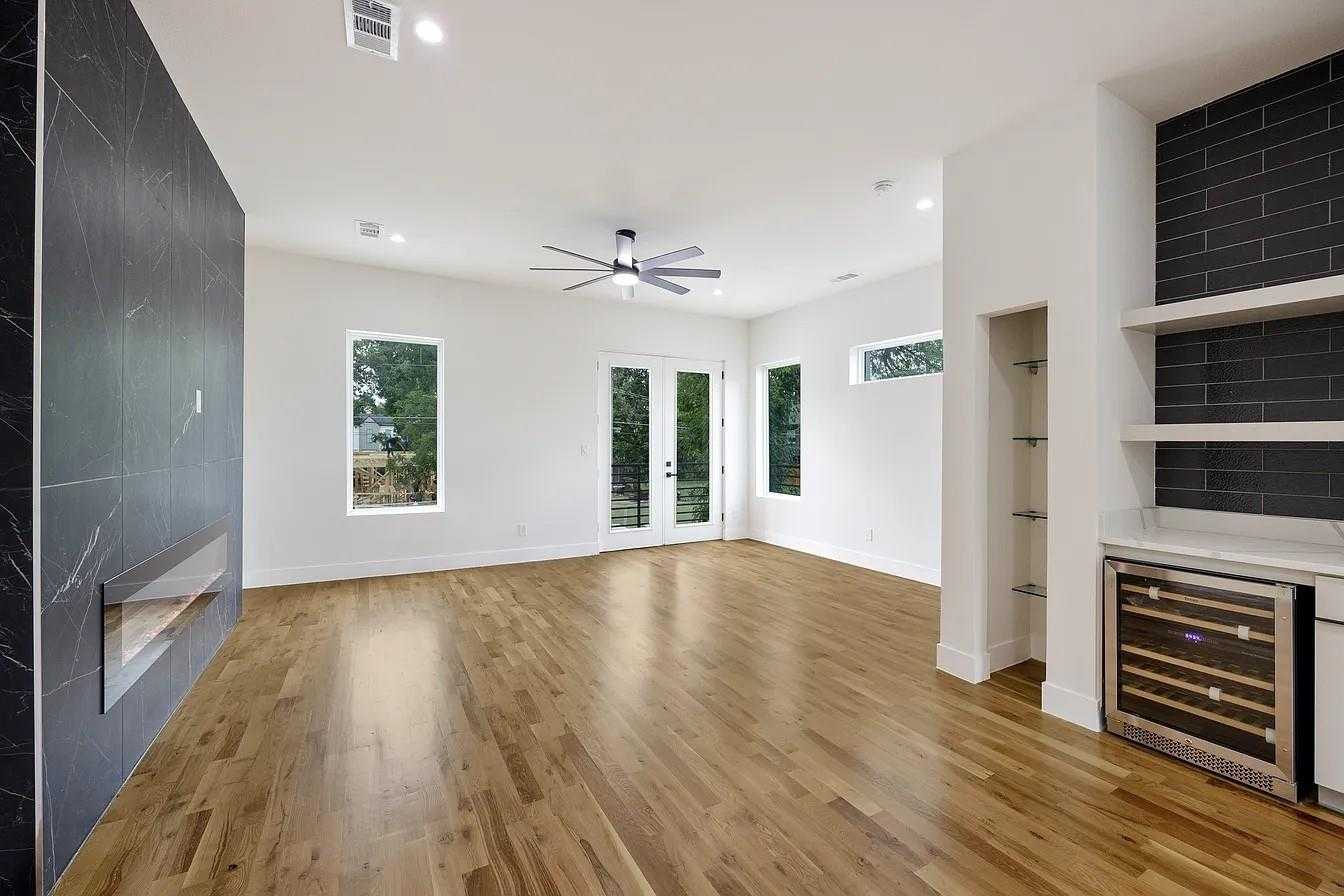 112 Muncie Avenue Dallas Texas United States, for Sale, residential, Joyce Kelly, Hummingbird Realty