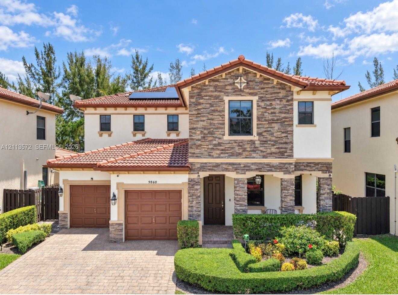 9860 NW 86th Ter Doral Florida United States, for Sale, residential, Roberto Villasmil, Interinvestments Realty, Inc.