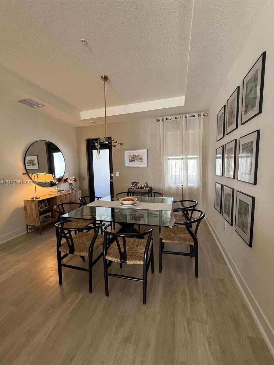 7819 NW 104th Ave  APT 38 Doral Florida United States, for Rent, residential, Roberto Villasmil, Interinvestments Realty, Inc.