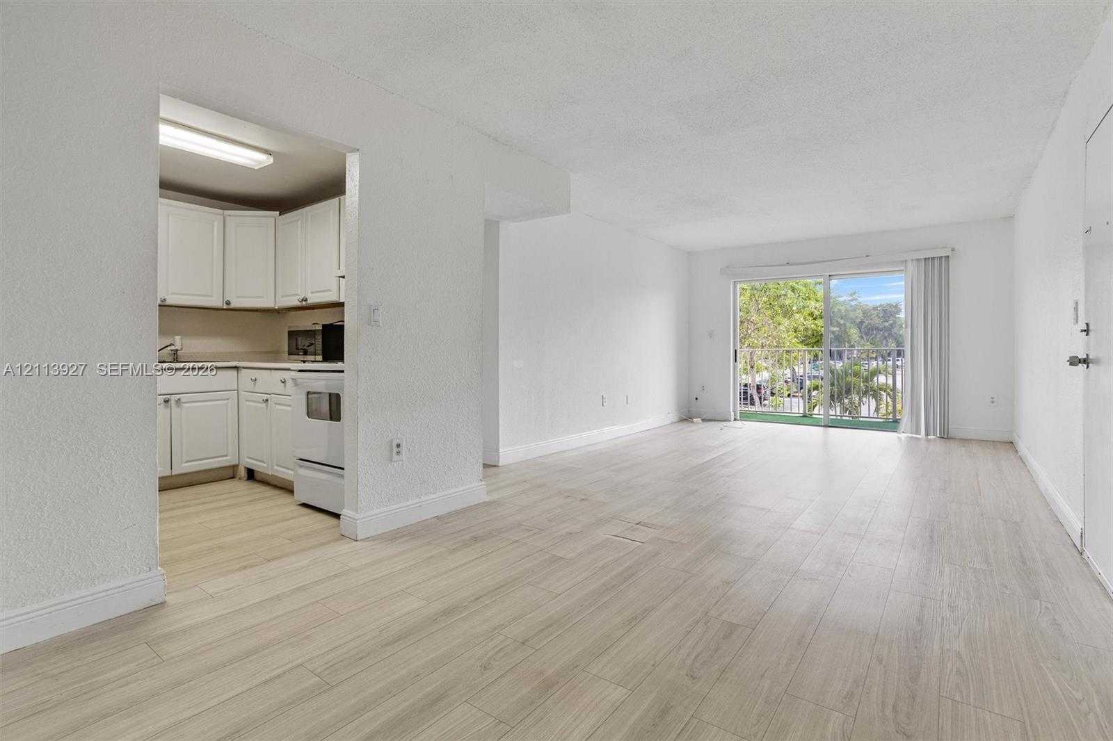 4900 NW 79th Ave  APT 202 Doral Florida United States, for Rent, residential, Roberto Villasmil, Interinvestments Realty, Inc.