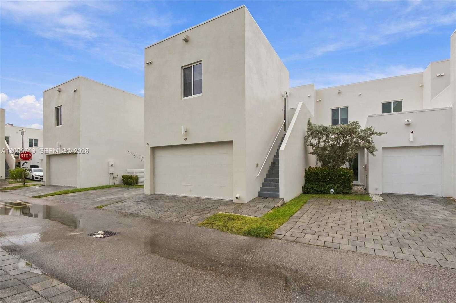 6663 NW 103rd Pkwy  APT Studio Doral Florida United States, for Rent, residential, Roberto Villasmil, Interinvestments Realty, Inc.