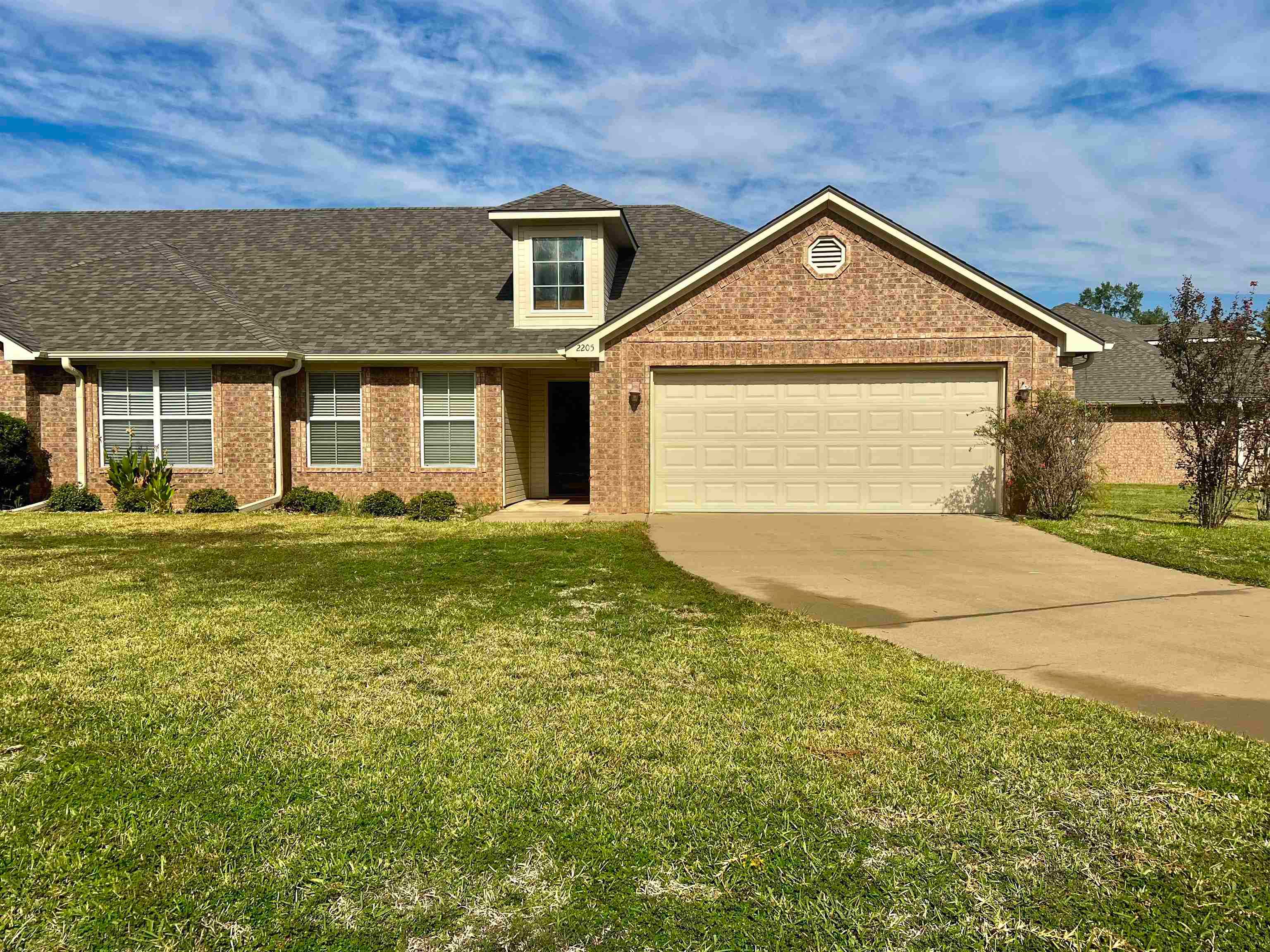 2205 Woodgrove Longview Texas United States, for Sale, residential,  , Drake Chapman Real Estate, Brokerage