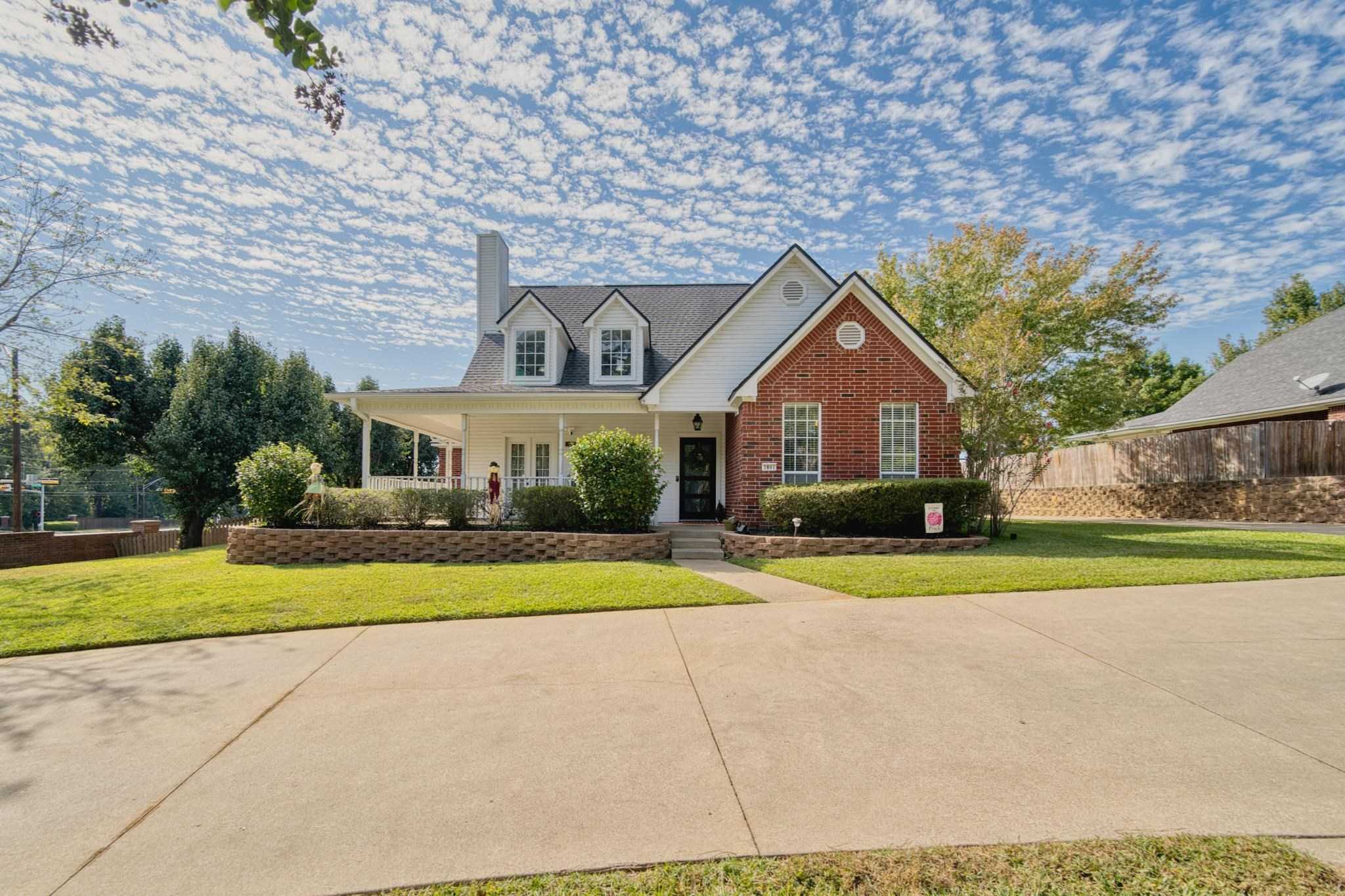 3801 Holly Ridge Dr Longview Texas United States, for Sale, residential,  , Drake Chapman Real Estate, Brokerage