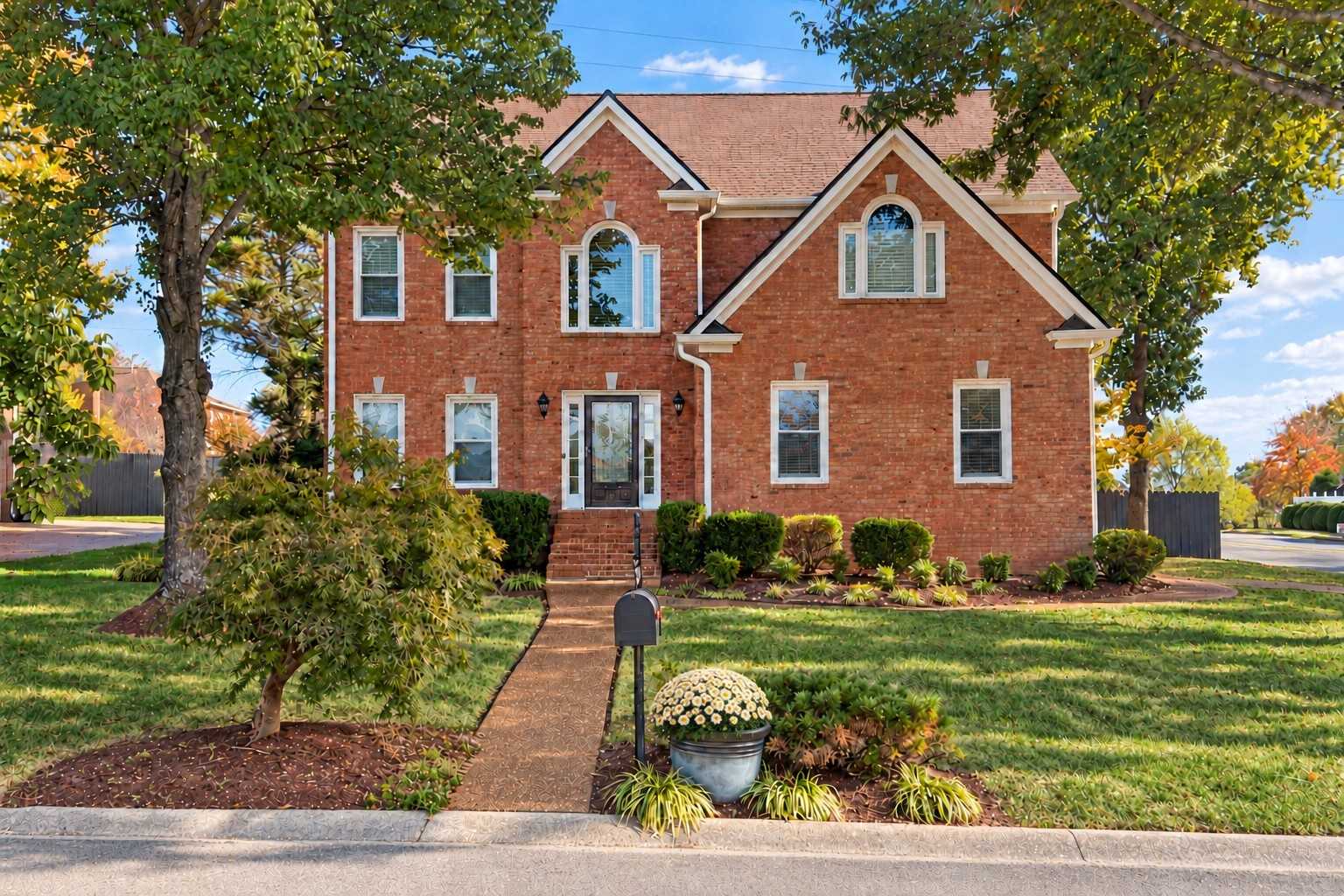 645 Pembroake Ln Franklin Tennessee United States, for Sale, residential, Adam Hanes, LPT Realty