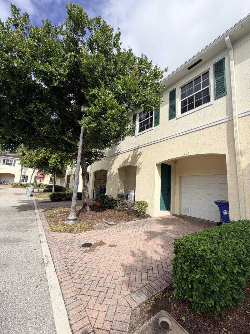 716 SW 2nd Way Pompano Beach Florida United States, for Rent, residential,  , D'Lux Real Estate Services, LLC