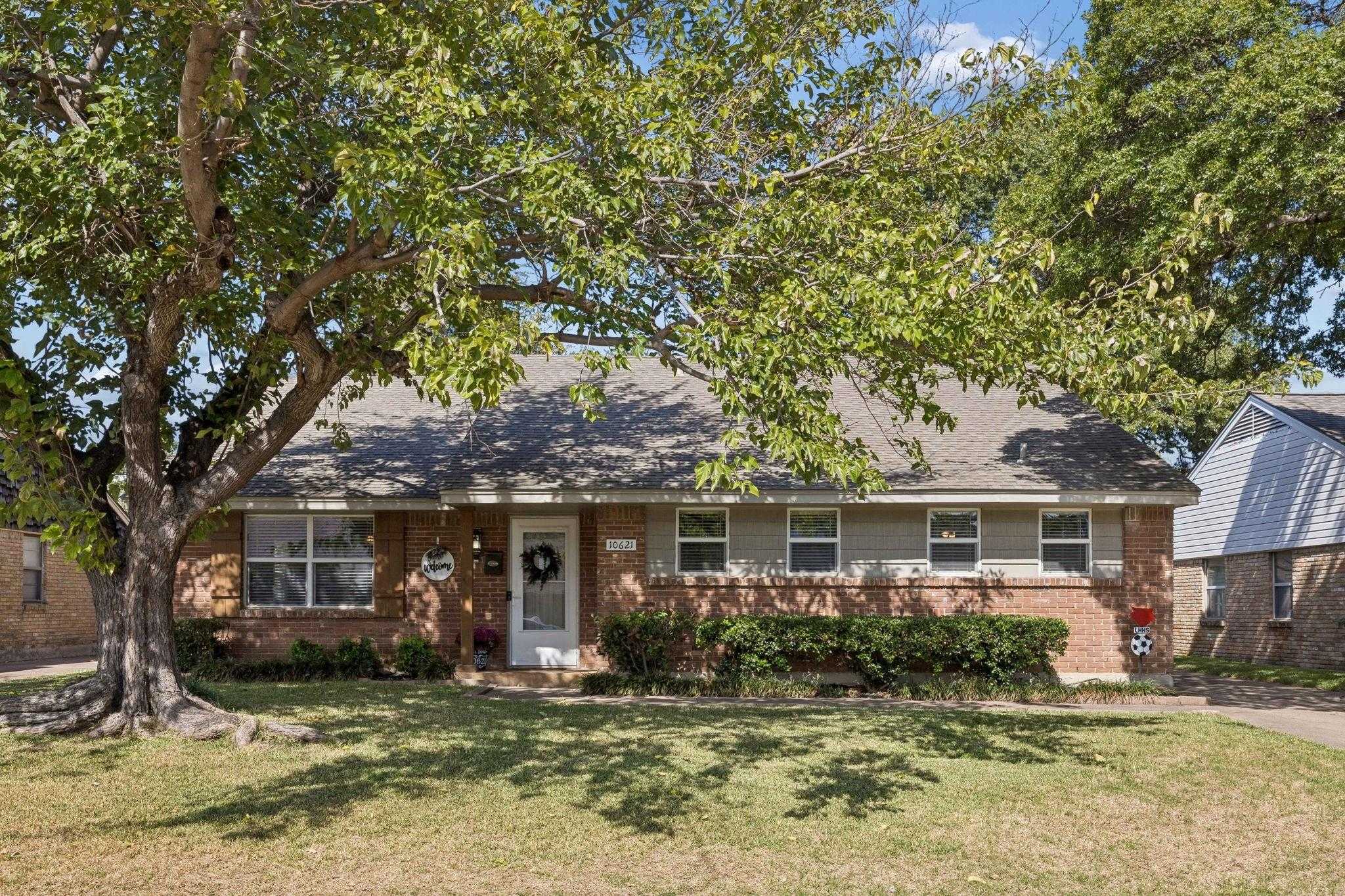 10621 Mapleridge Drive Dallas Texas United States, for Sale, residential, Joyce Kelly, Hummingbird Realty