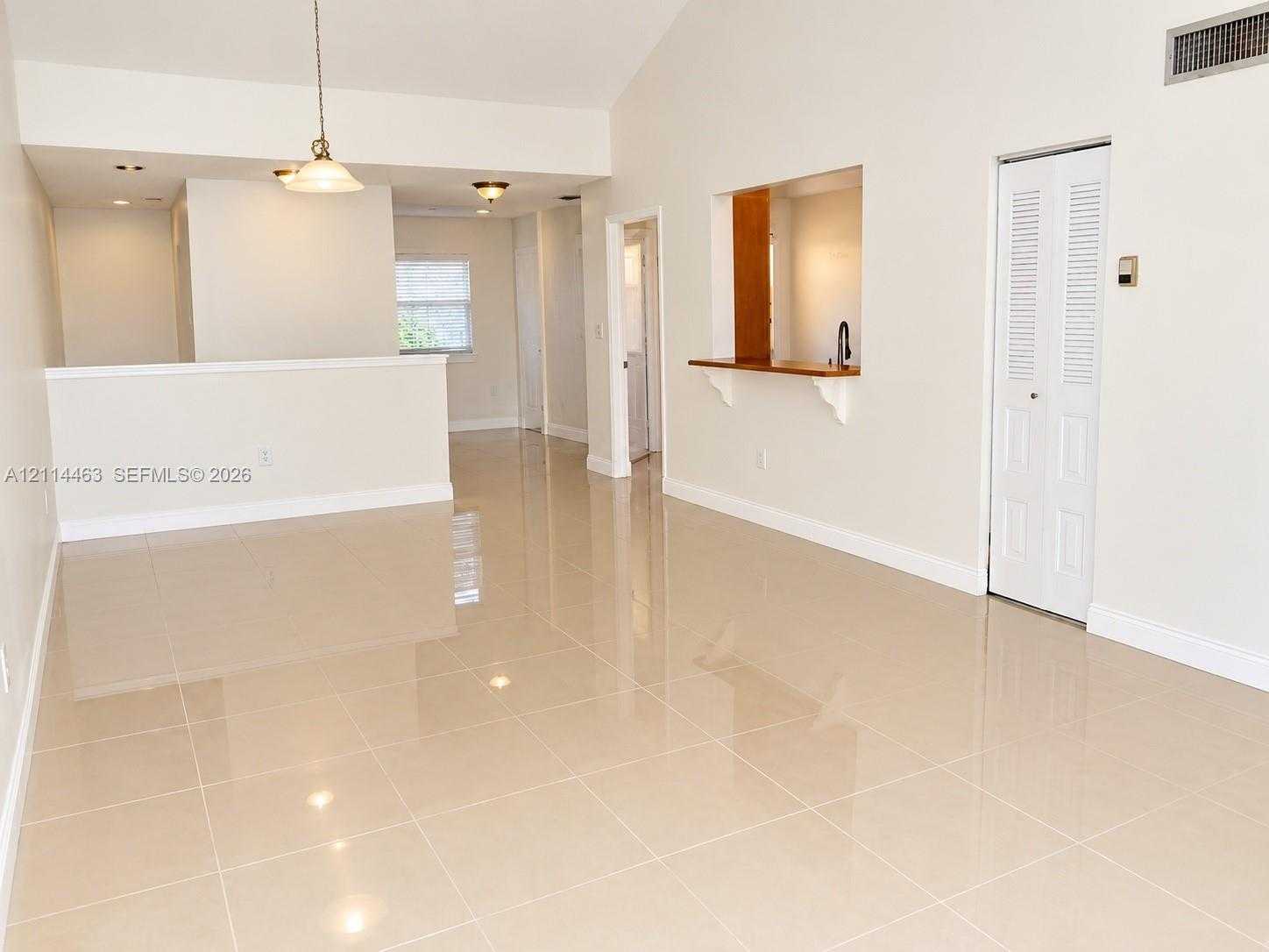 4970 NW 97th Pl  APT 309 Doral Florida United States, for Rent, residential, Roberto Villasmil, Interinvestments Realty, Inc.