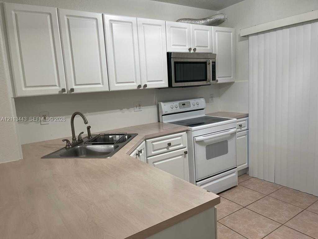 5705 NW 109th Ave  APT 47 Doral Florida United States, for Rent, residential, Roberto Villasmil, Interinvestments Realty, Inc.